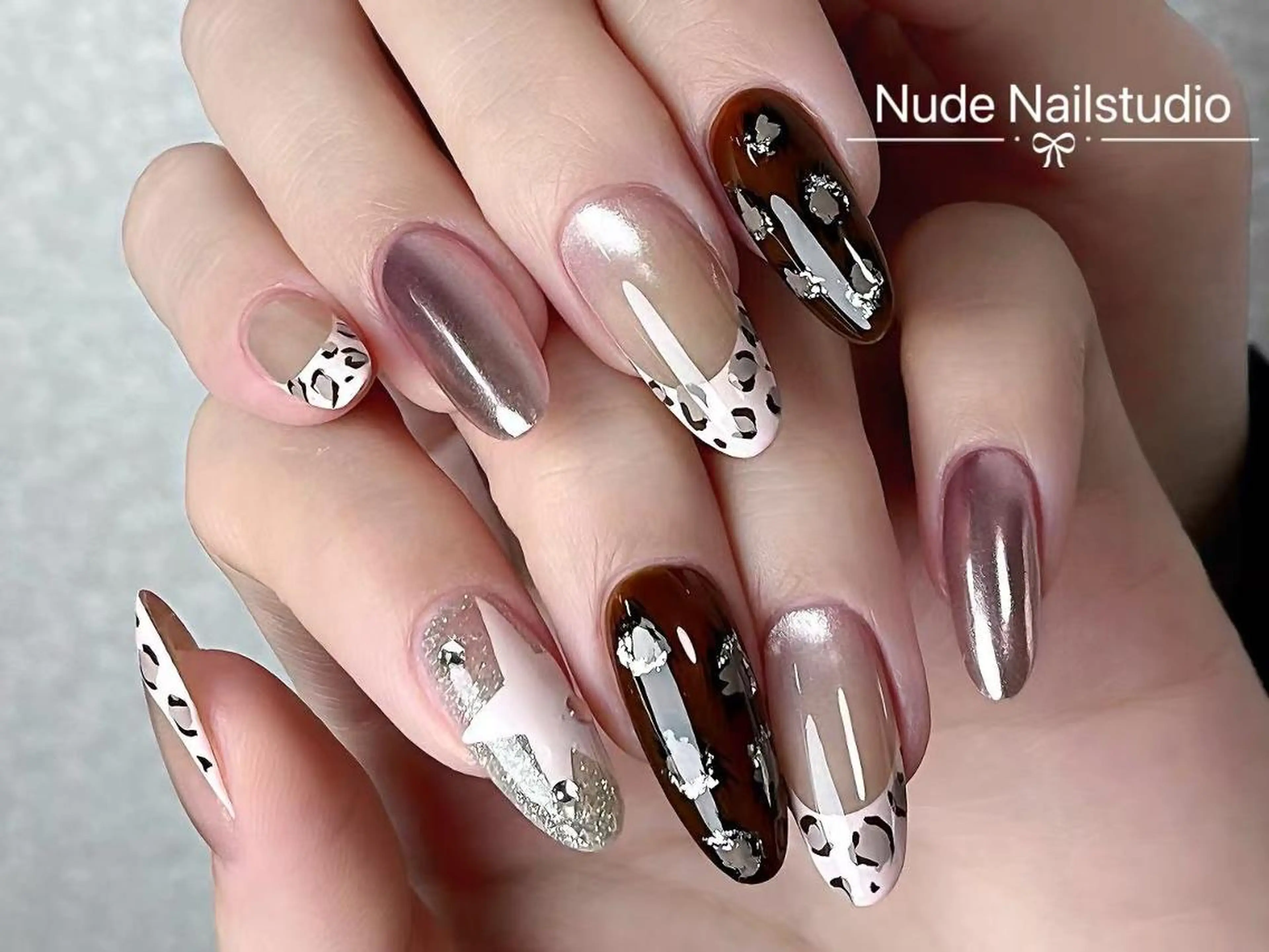 ネイル チークネイル フットネイル フレンチネイル ジェルネイル ガラスフレンチ ヌドネイルスタジオ もものネイルデザイン