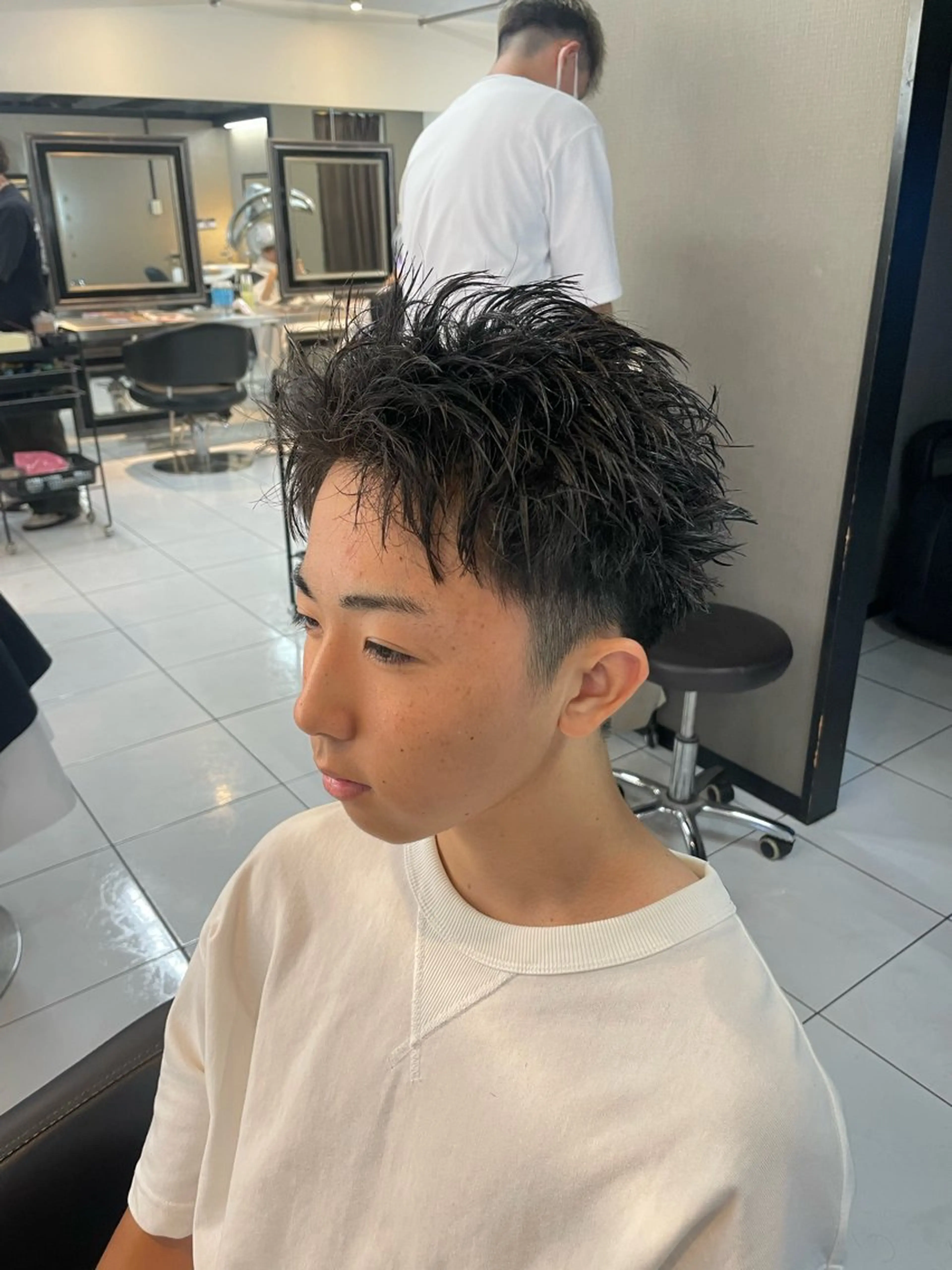 ショート カラー パーマ メンズ メンズパーマ メンズショート スパイキーショート 刈り上げ ショートヘア カット パーマ 🔥お値段以上🔥 メンズ特化たかひろのヘアスタイル