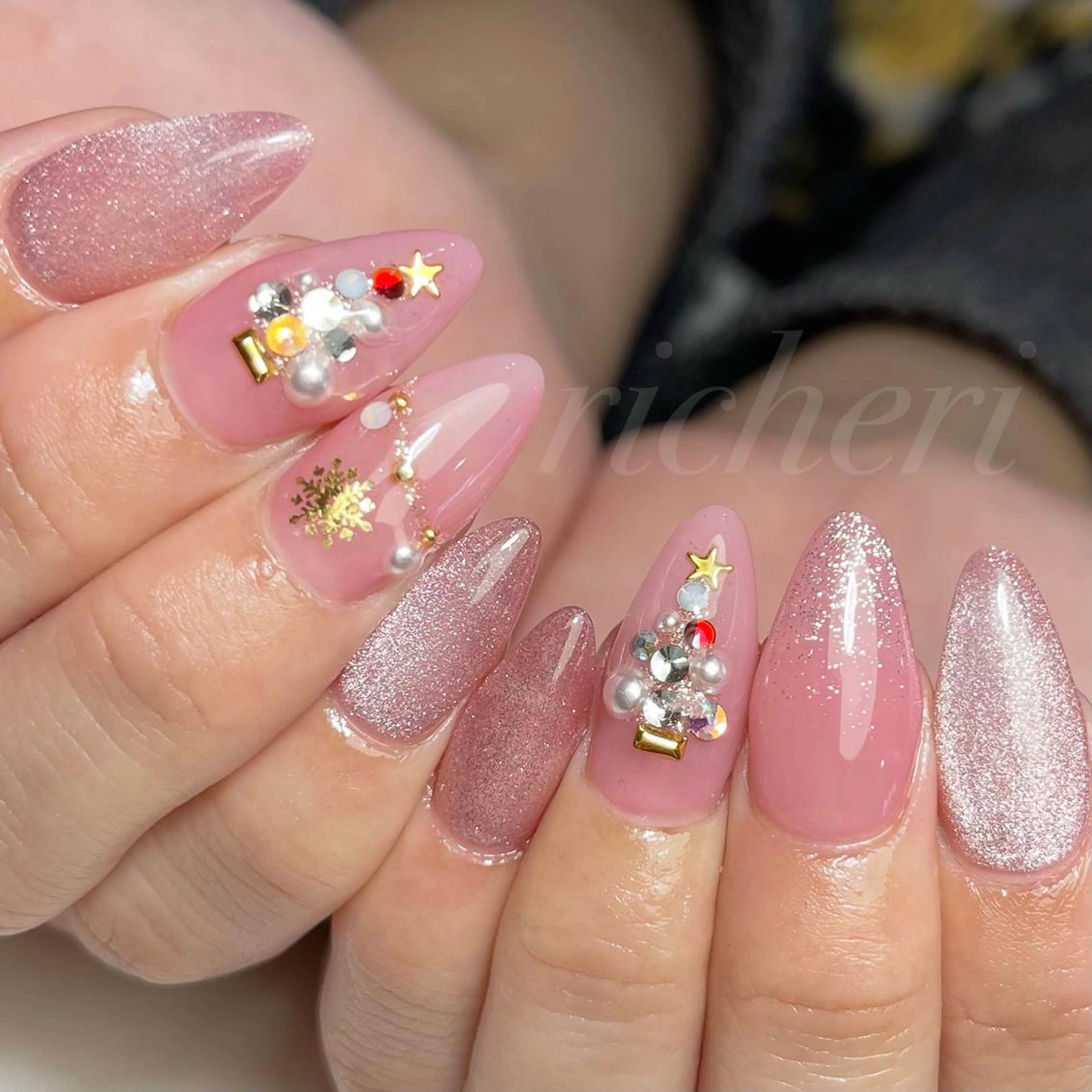 ミディアム ネイル ハンドネイル richeri beautyのエステ・リラクイメージ