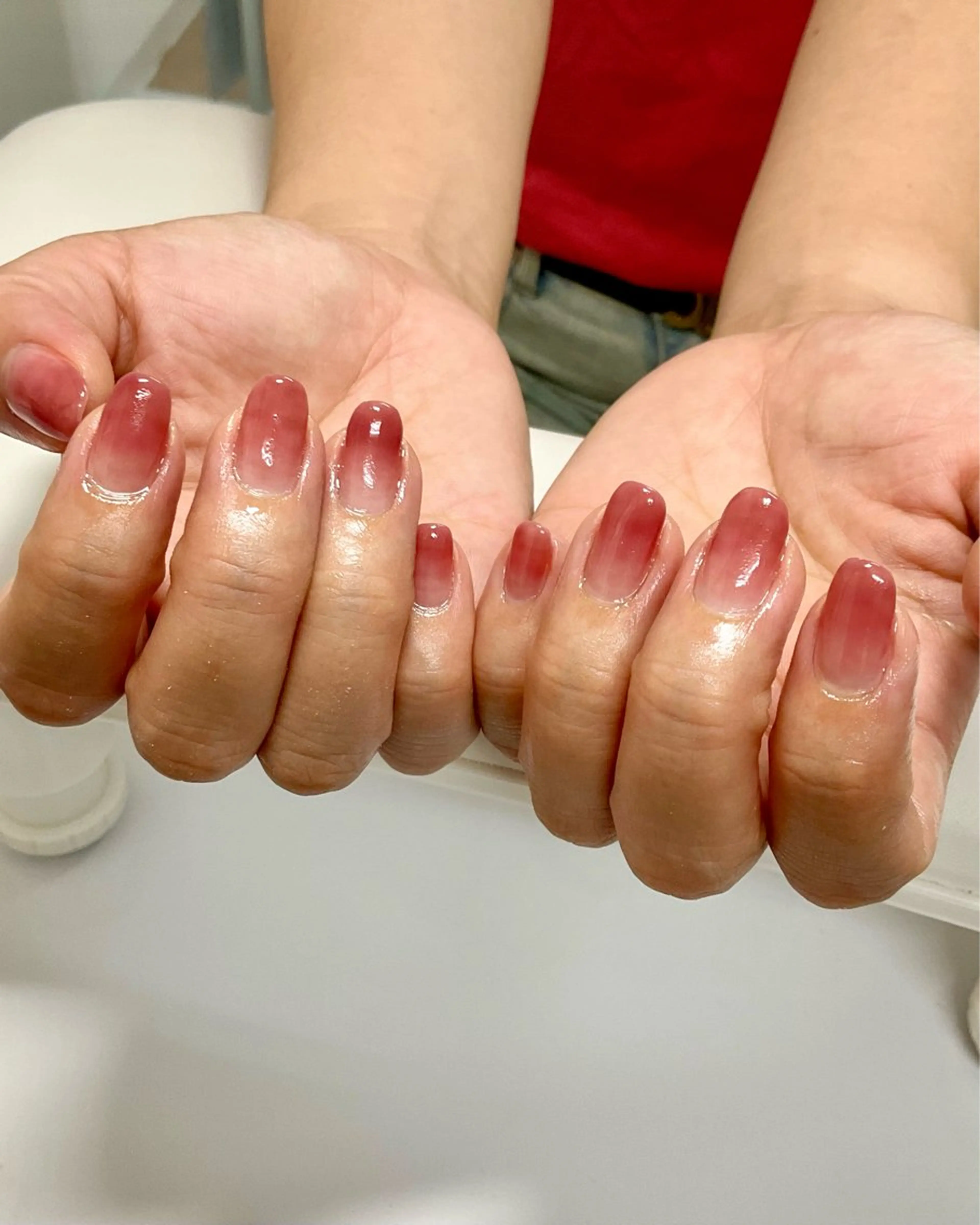 【ハンド(オフ込み)】グラデーションネイル(ベースはクリアのみ)の写真