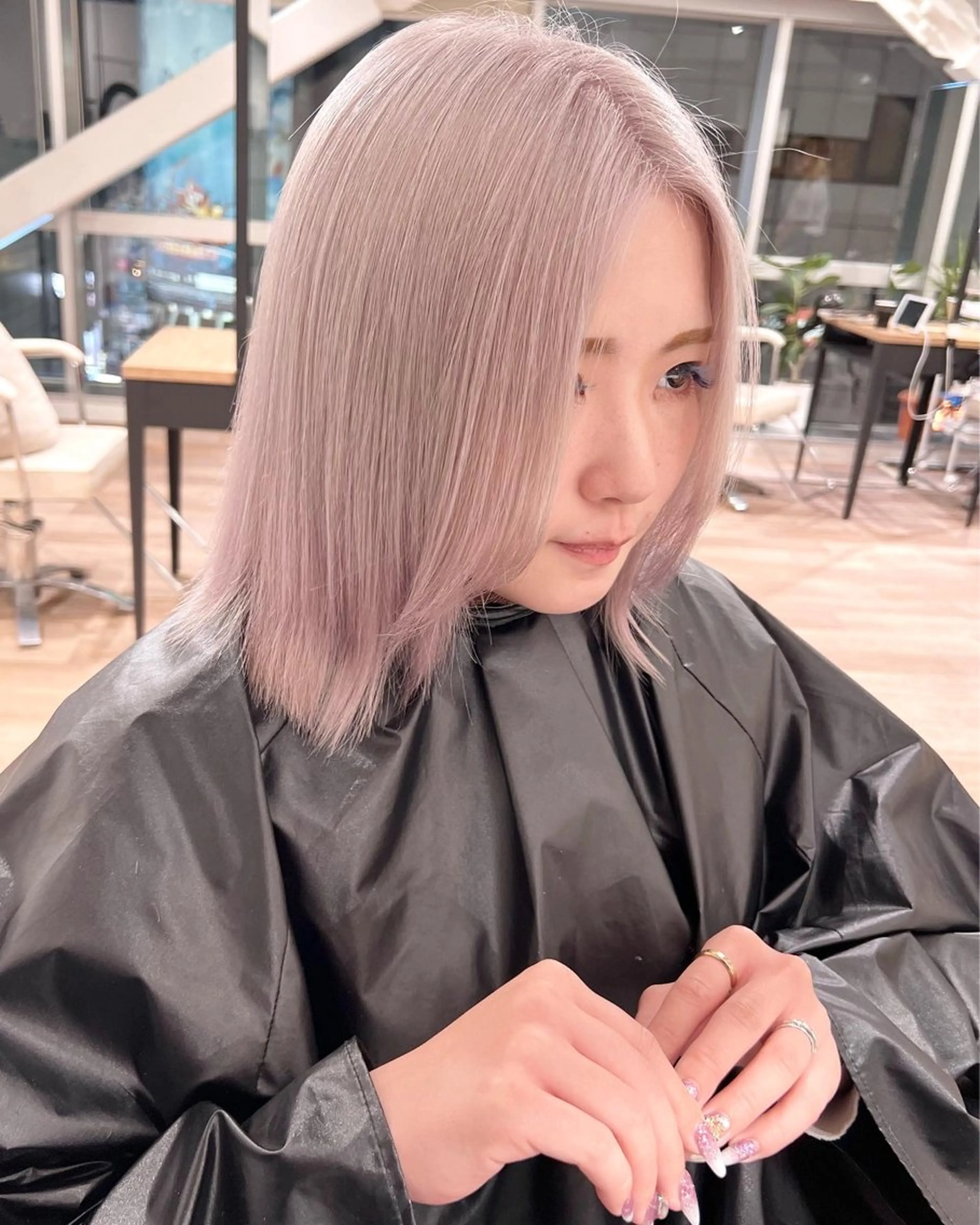 セミロング カラー バレイヤージュ ベージュカラー ブリーチ ケアブリーチ ダブルカラー 前髪.顔まわりカット 艶髪/髪質改善/縮毛のヘアスタイル