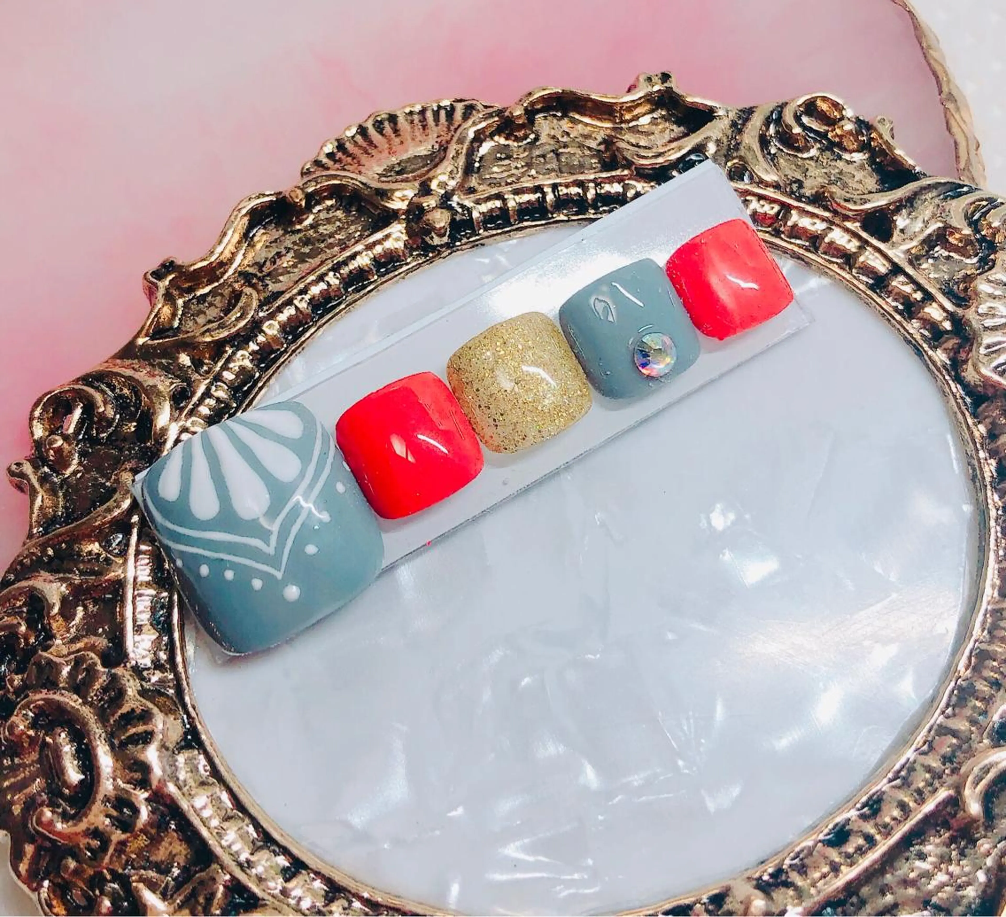 ネイル フットネイル フットネイル CROWN プライベートサロンのネイルデザイン