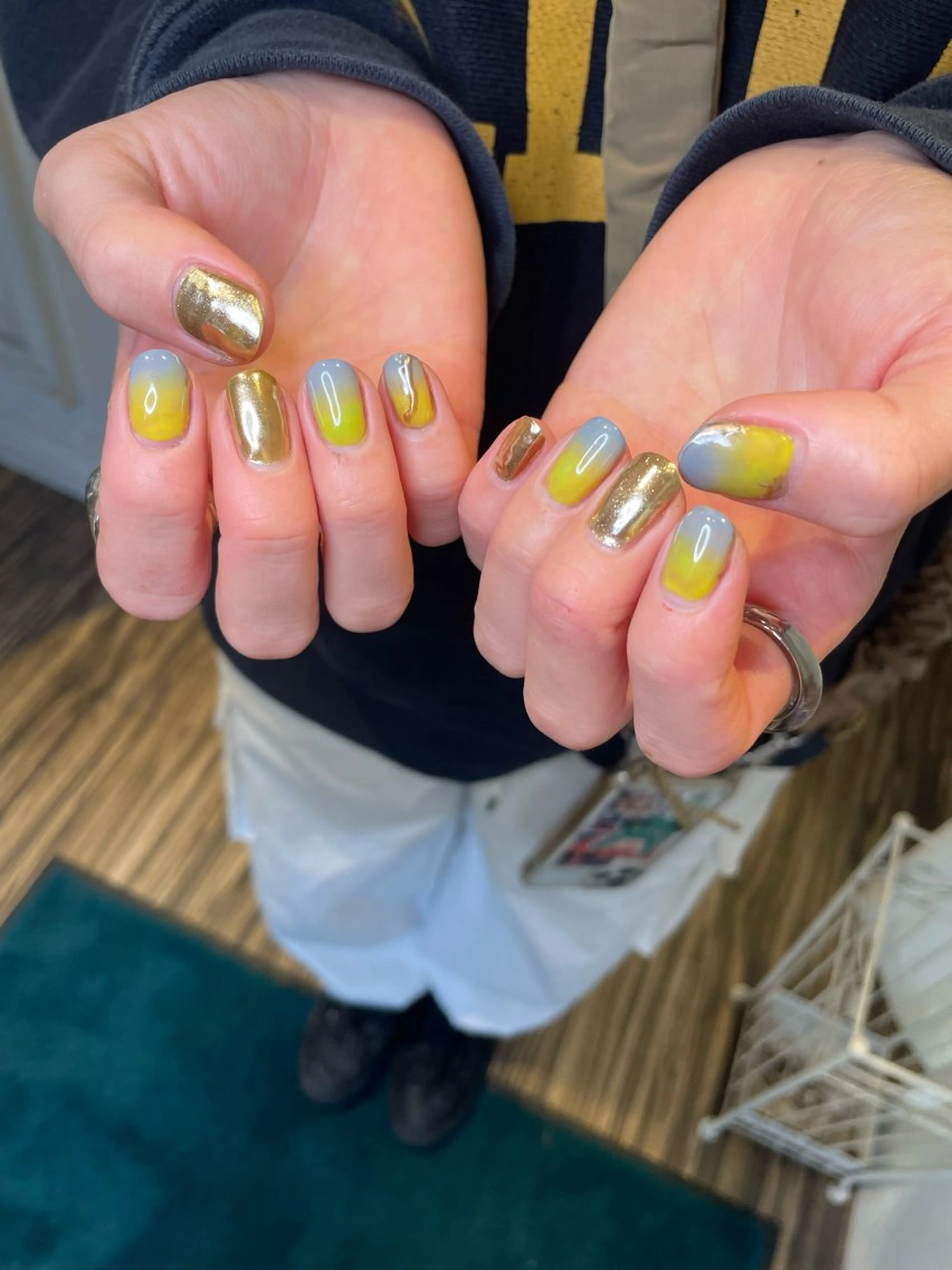 ネイル ゴールド グラデーション ミラーネイル laviebelle norikoのネイルデザイン