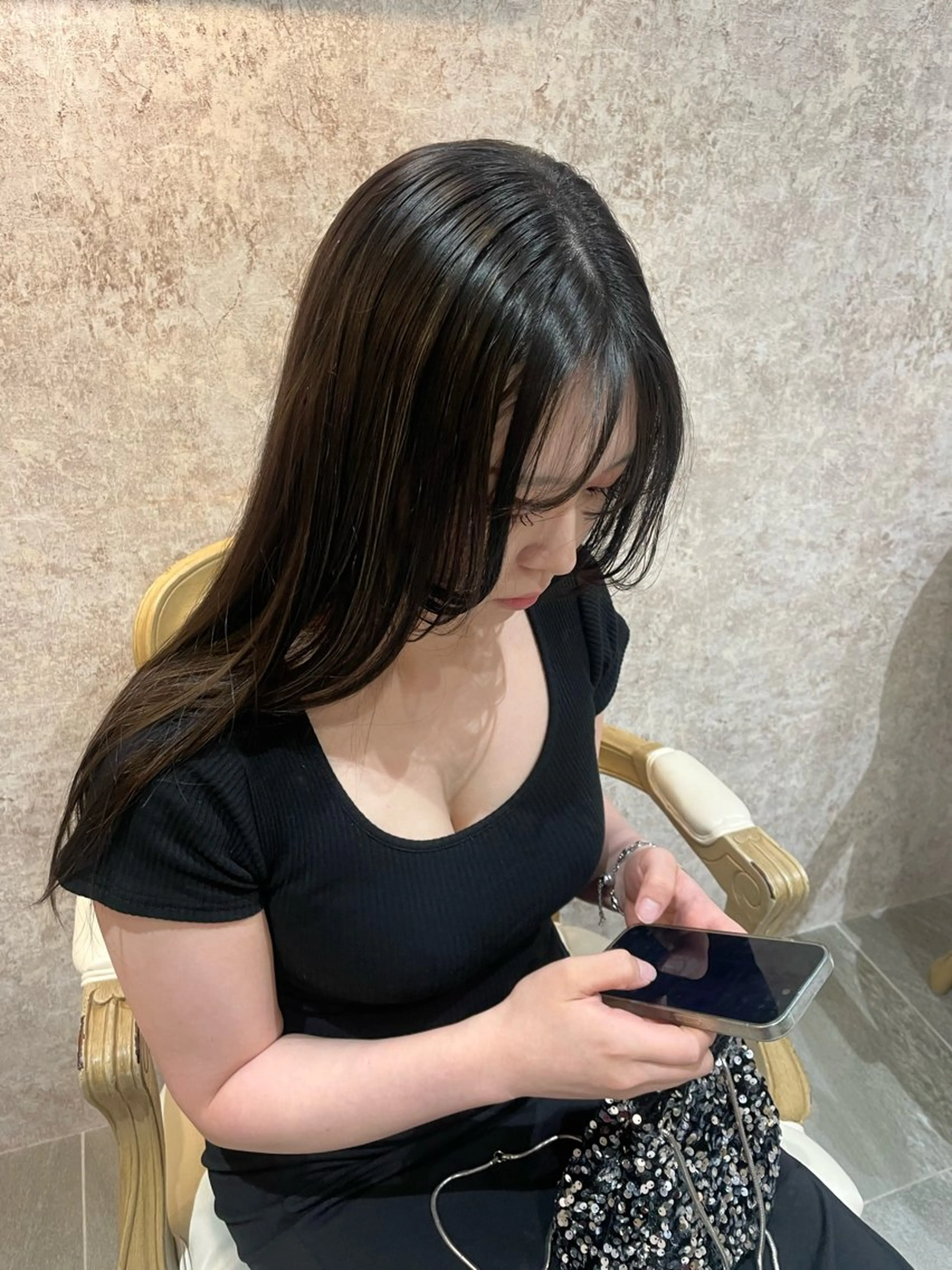 ロング 顔周りカット Earth Yuhiのヘアスタイル