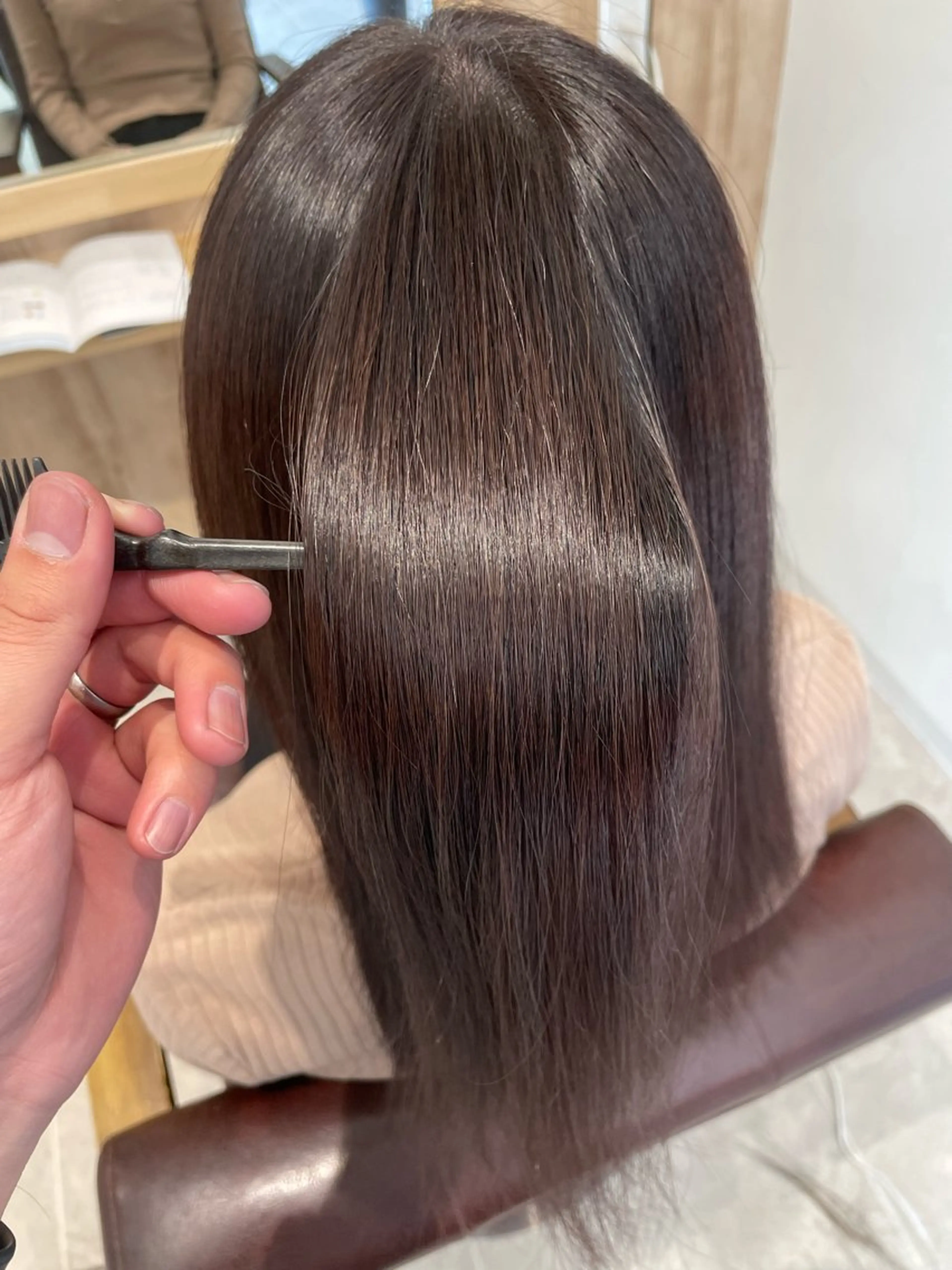 セミロング カット 縮毛矯正 トリートメント 髪質改善 Homieのヘアスタイル