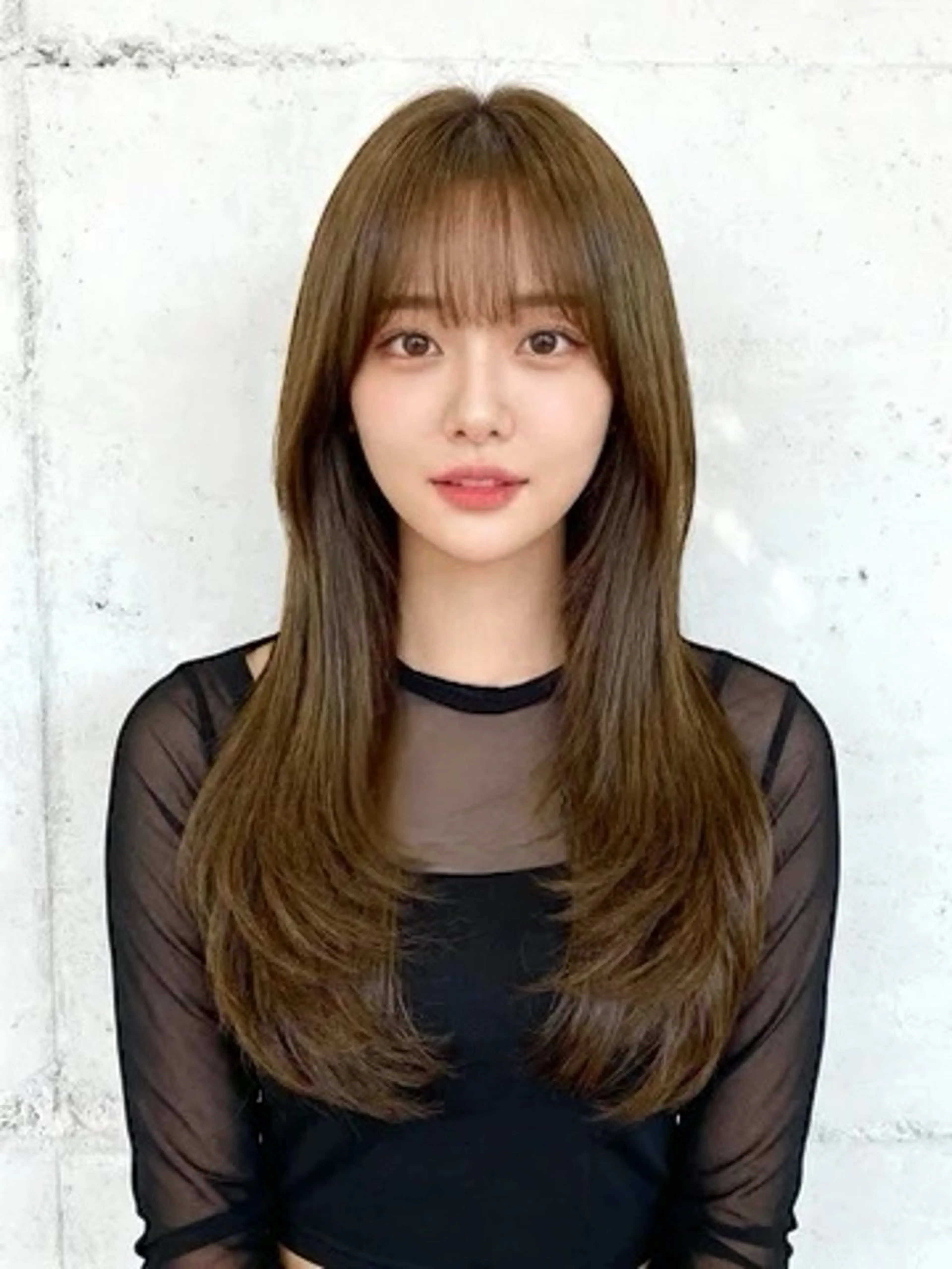 セミロング カラー アディクシーカラー 透明感カラー くびれヘア 顔まわりレイヤー 韓国風ヘア カット トリートメント 韓国レイヤーカット 🫧大阪梅田レイヤーのヘアスタイル