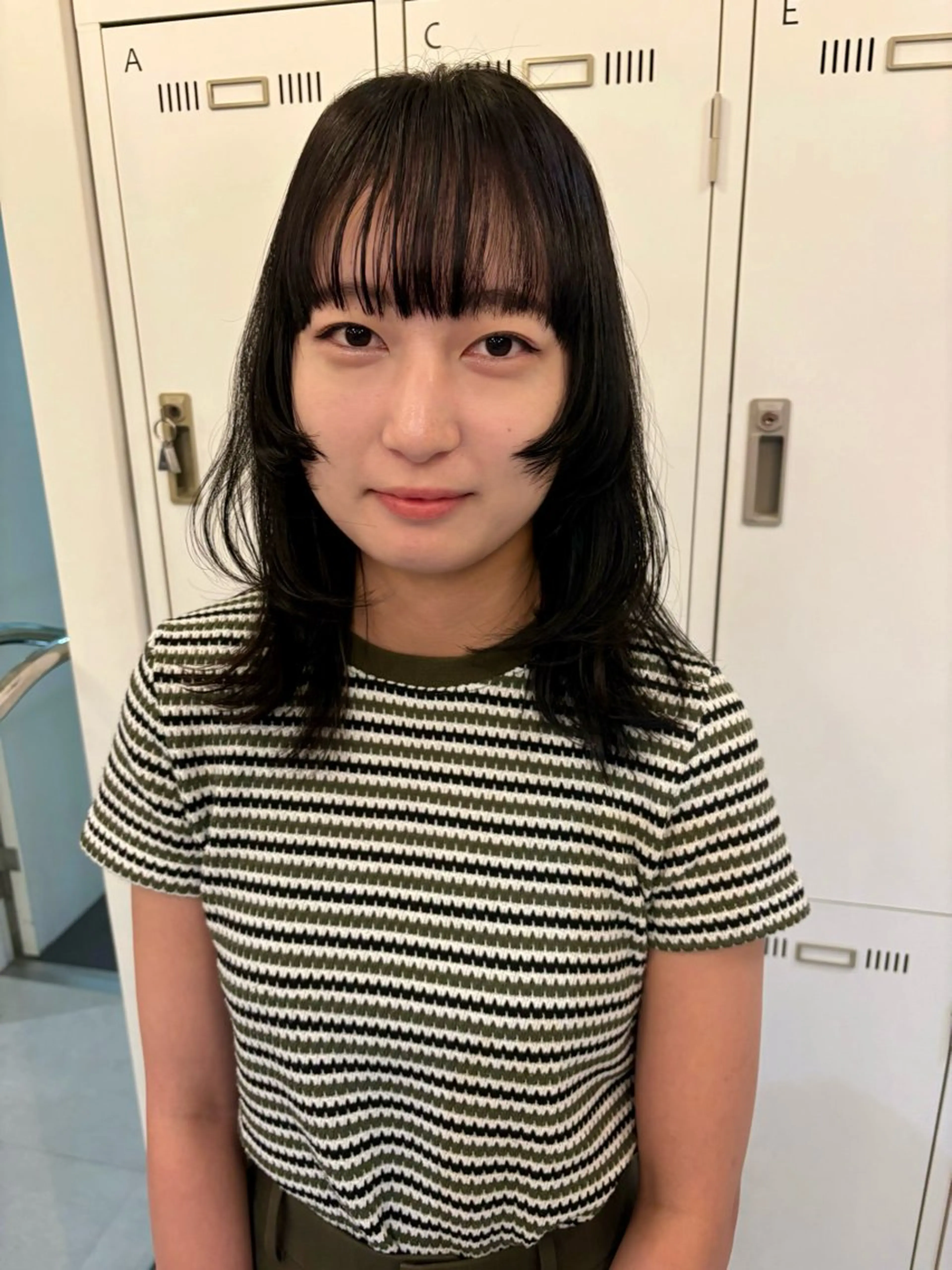 ミディアム レイヤーカット 縮毛矯正 トリートメント 増井 彩乃のヘアスタイル