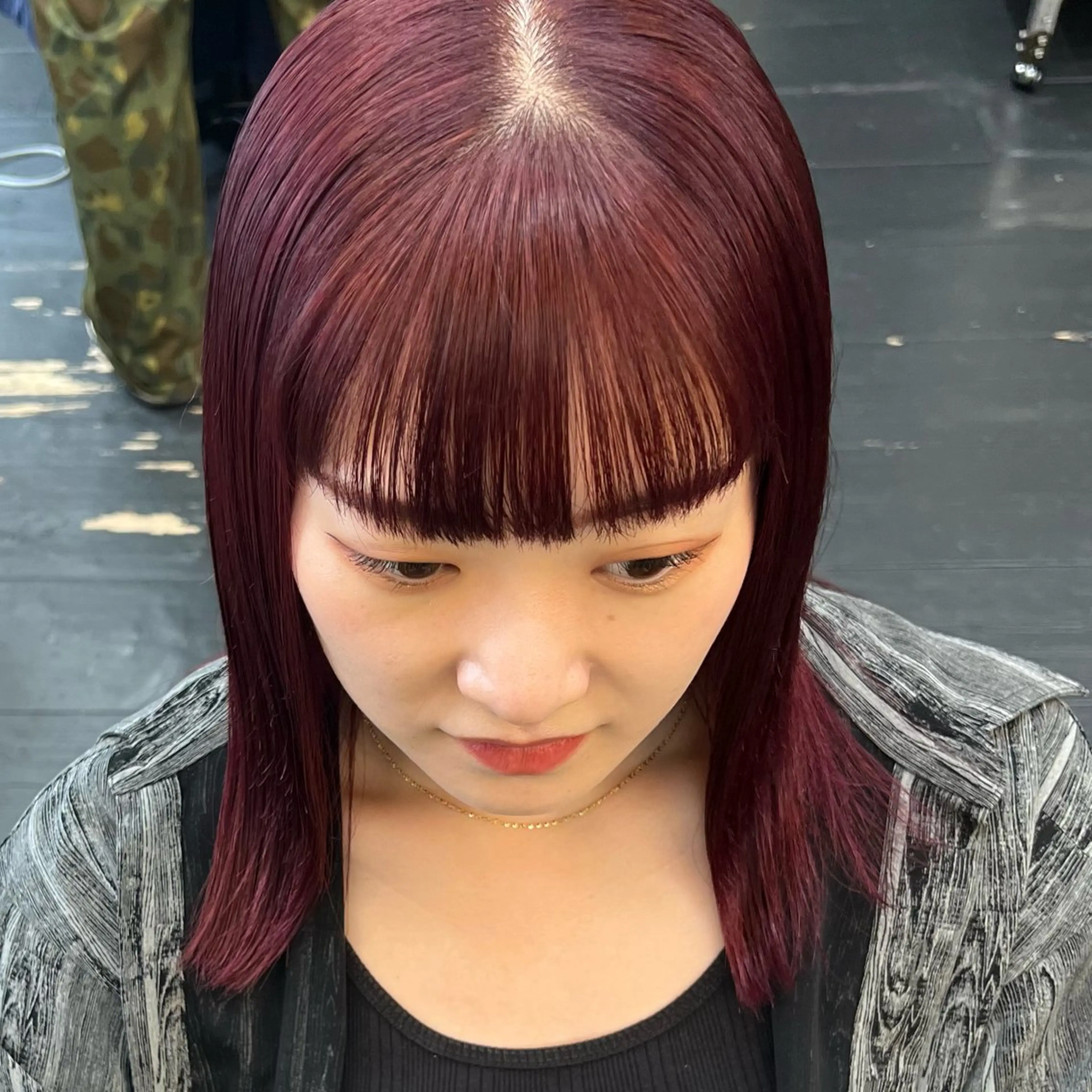 ミディアム カラー ブリーチ ボルドーカラー カシス レッドカラー 大久保 佳那のヘアスタイル