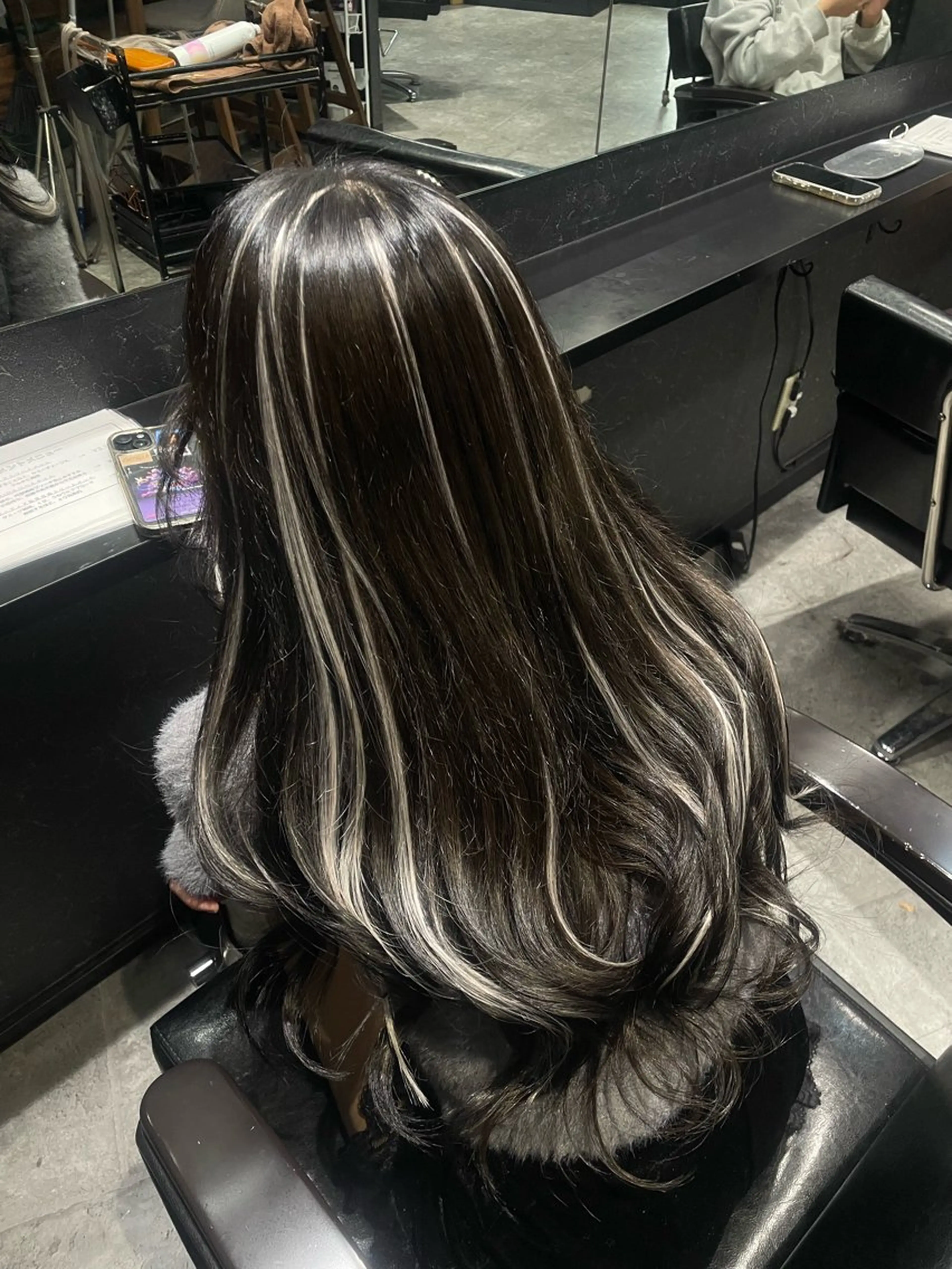 カラー ハイライトカラー ヘアカラー ももか bAteAuのヘアスタイル