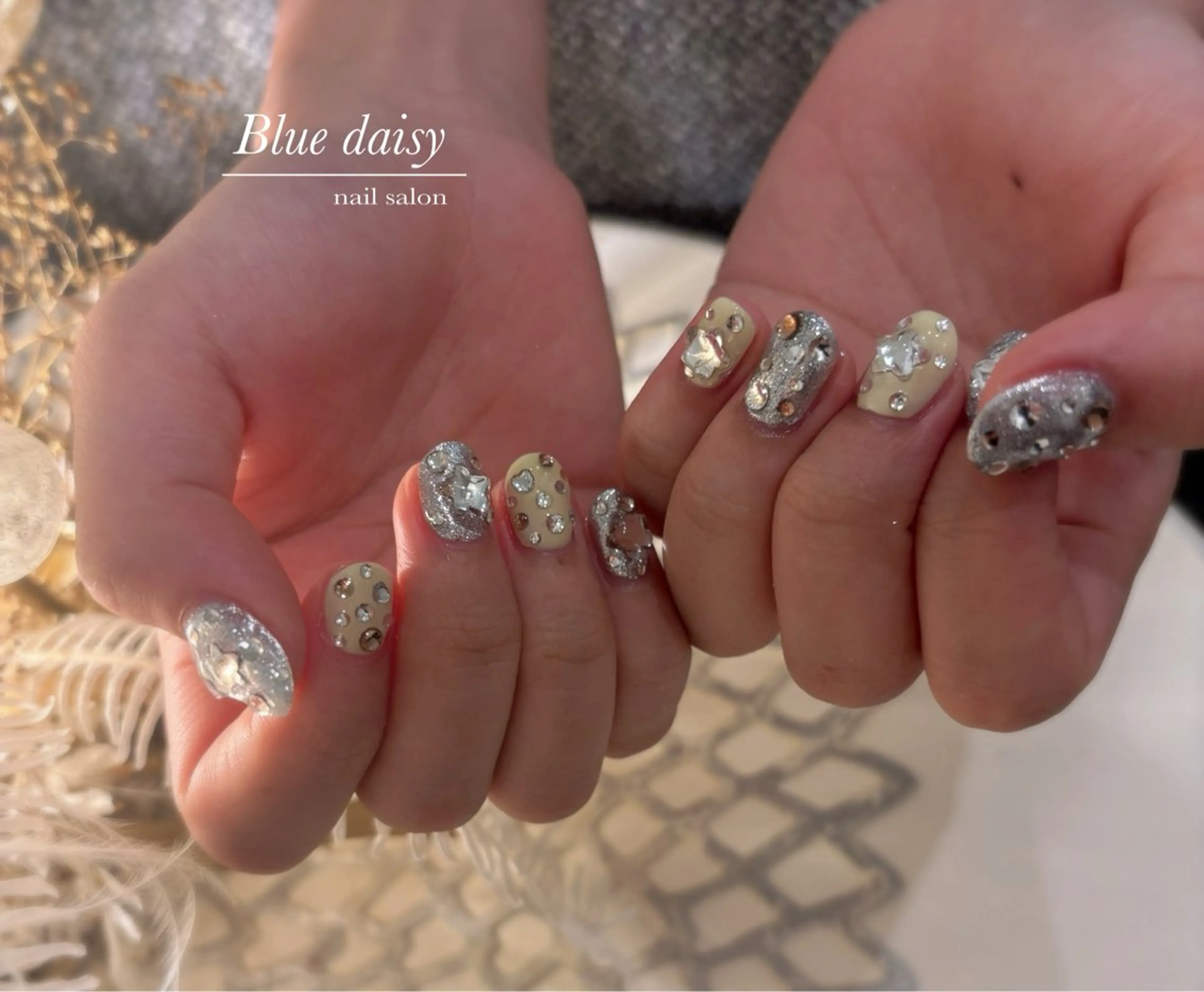 ネイル チークネイル ジェルネイル キラキラネイル パラジェル ストーンネイル ハンドネイル Blue　daisy　栄本店 【ブルーデイジー】所属・Blue daisy 栄本店のネイルデザイン