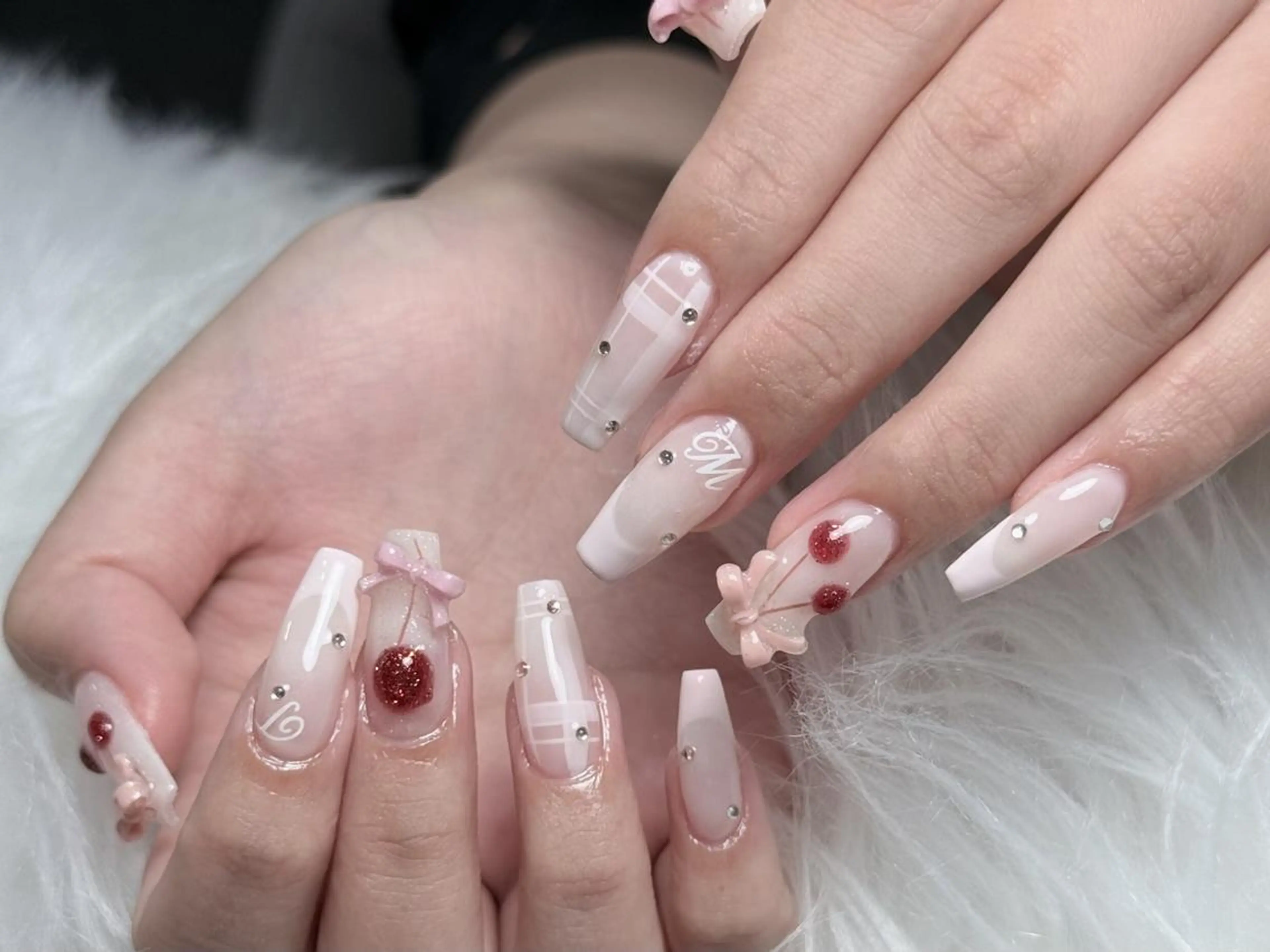 ネイル 長さ出し グラデーション 卒業式 キラキラネイル マグネットネイル Mio💖Belle Nail Salonのネイルデザイン