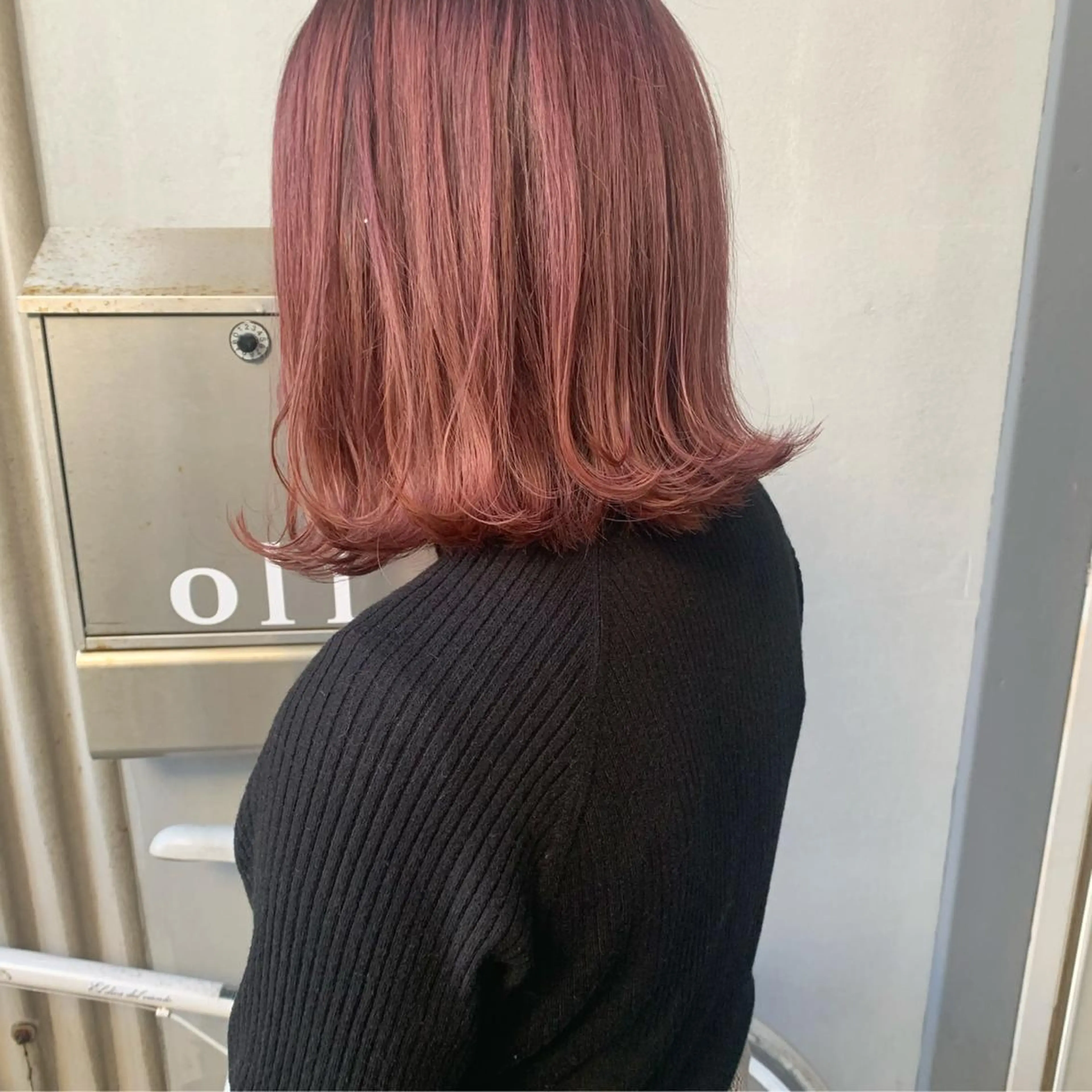 ミディアム カラー ブリーチ 透明感カラー ボブ ヘアカラー 野々村 朋美のヘアスタイル