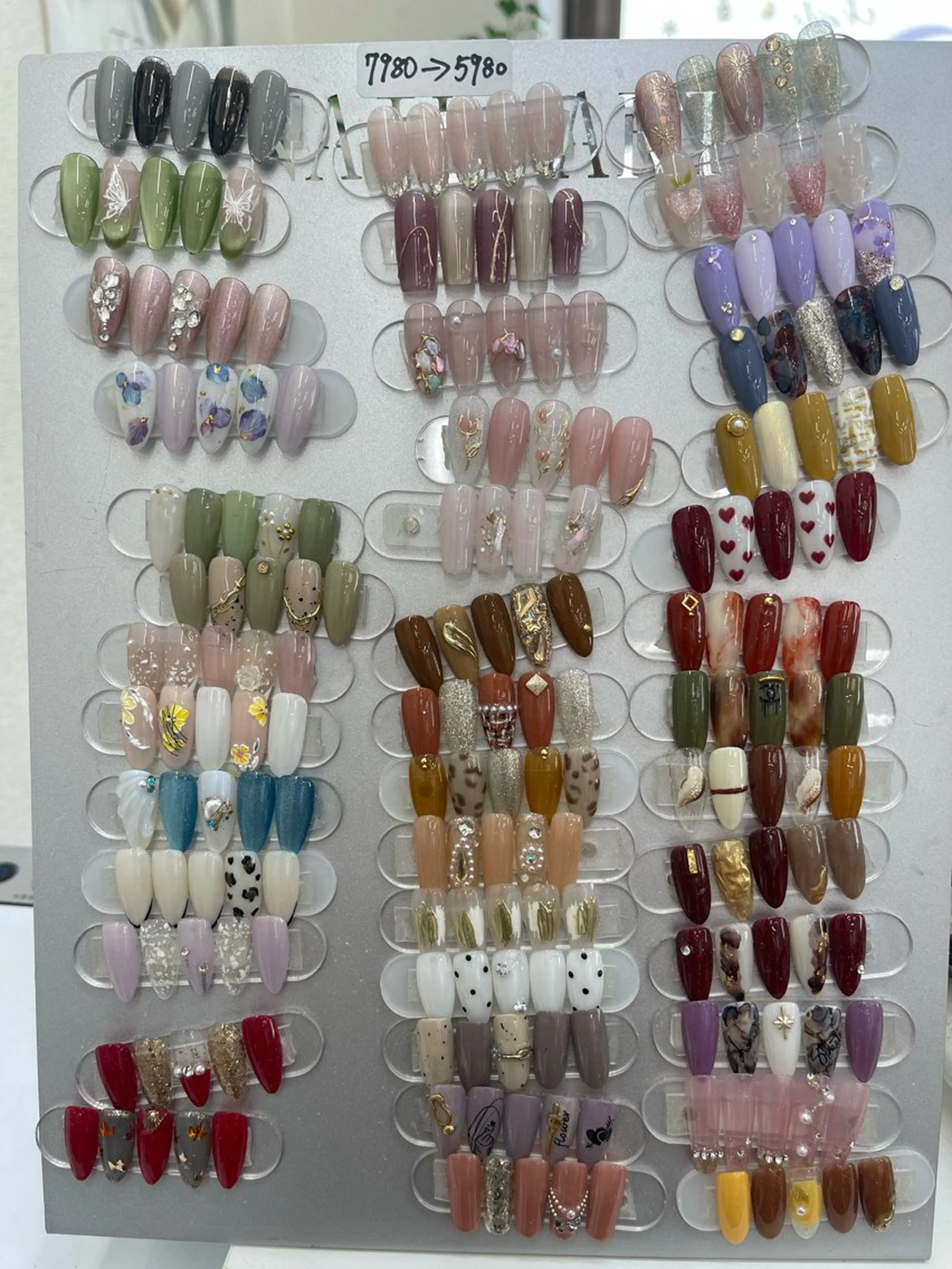 【新規ソフトジェルオフ無料】定額デザインコースの写真