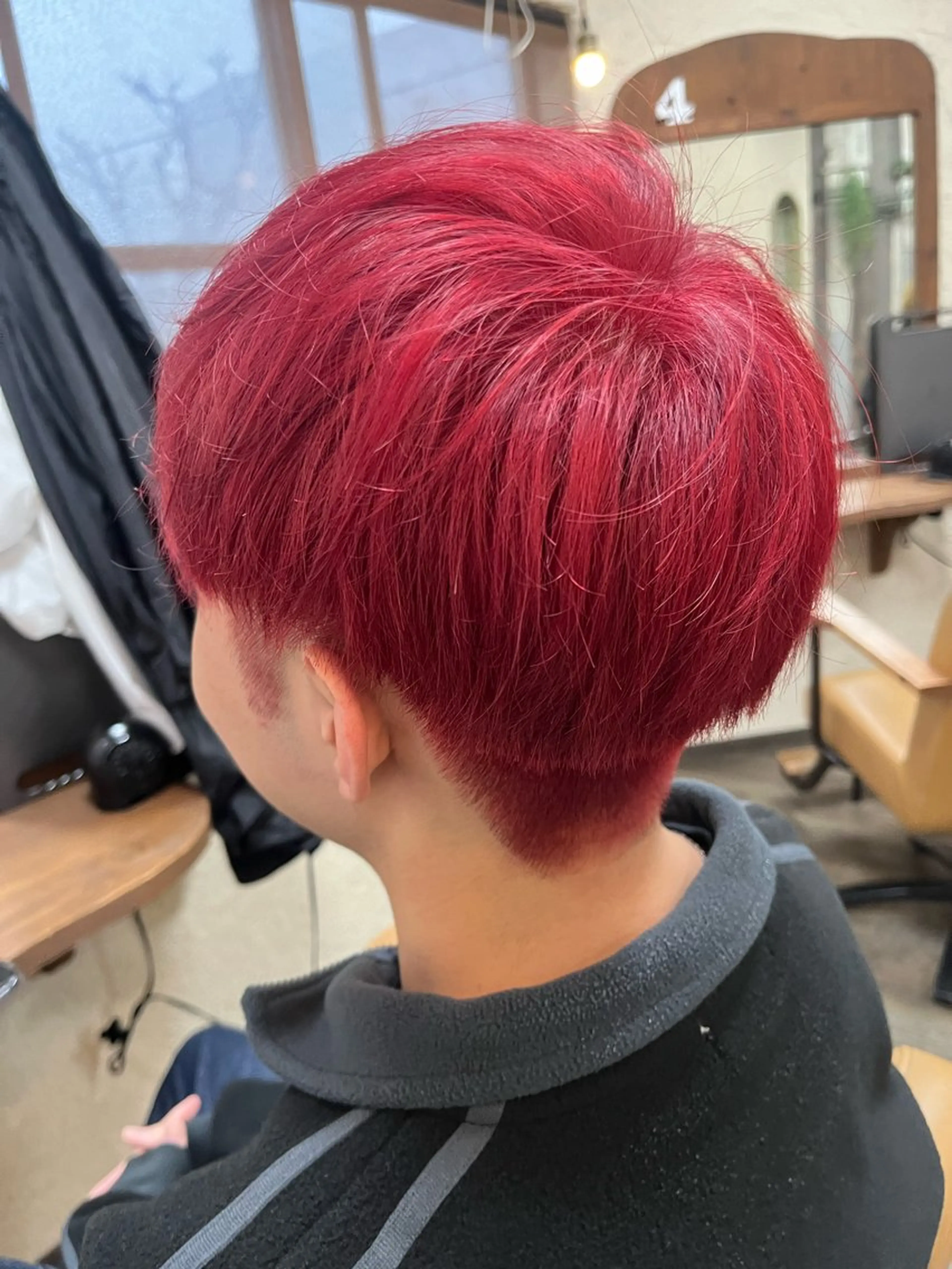 ショート カラー 杉野 まみのヘアスタイル