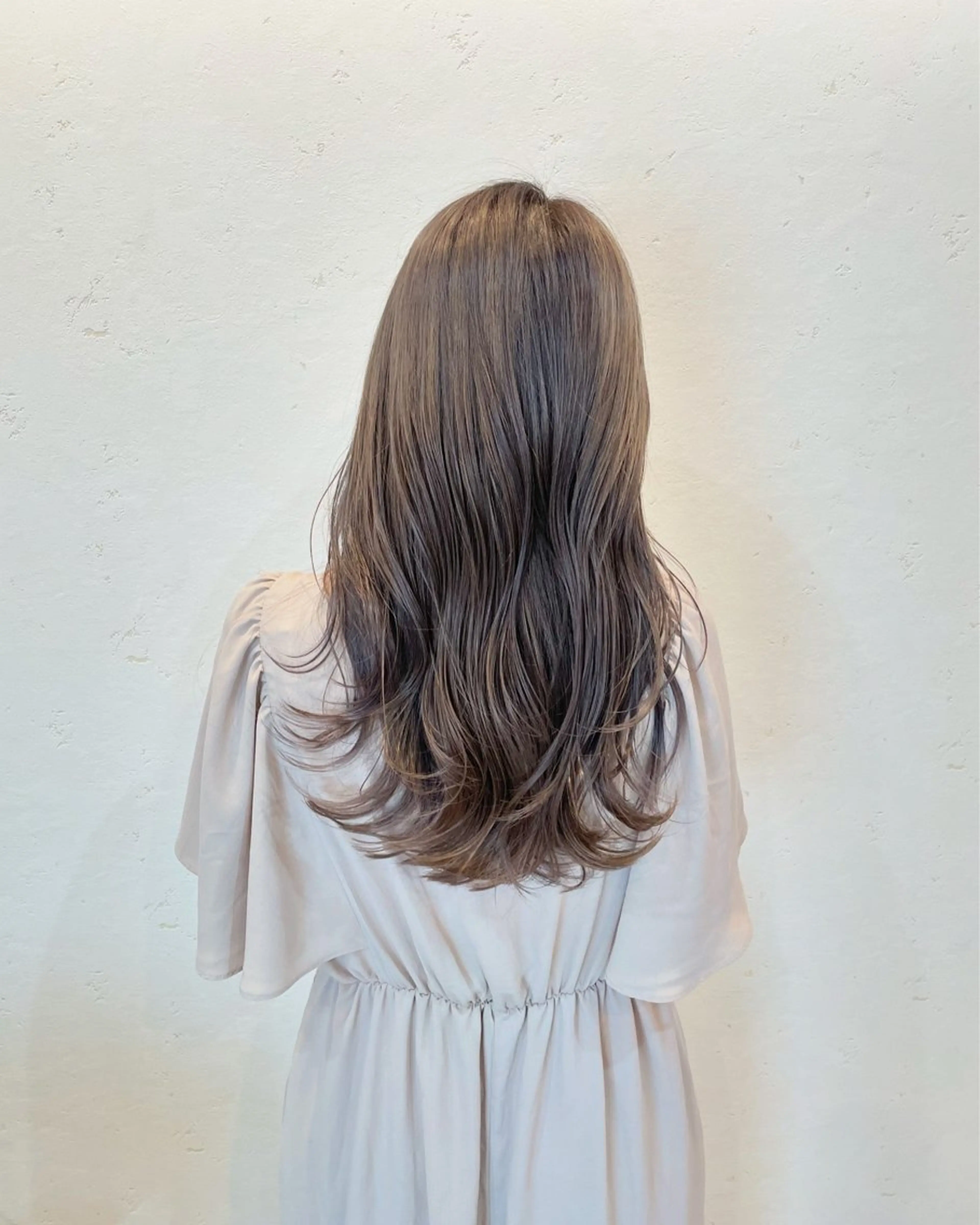 ミディアム カラー グレージュ ニュアンスカラー🫧 加納のヘアスタイル