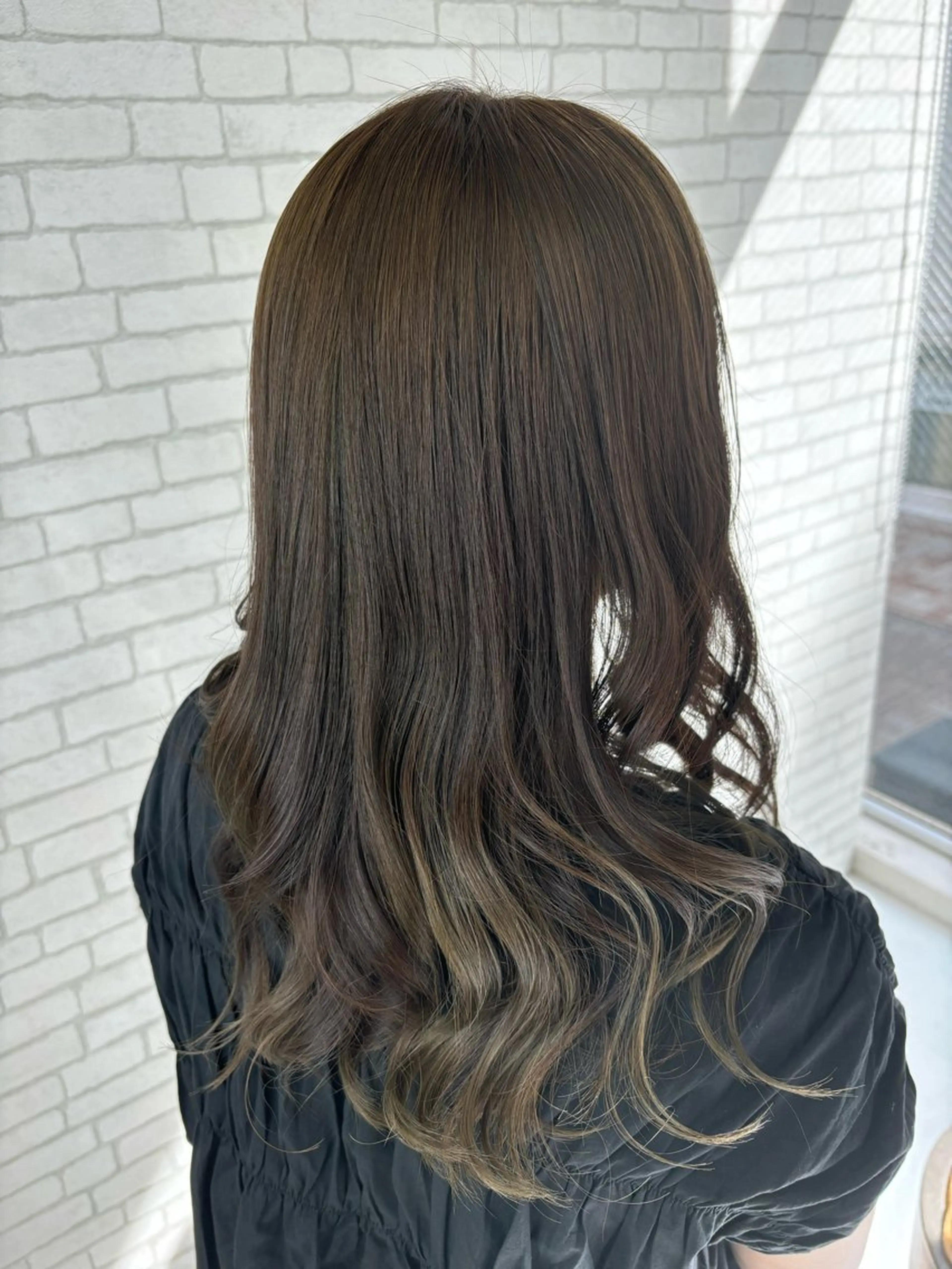 カラー 篠田 綾乃のヘアスタイル