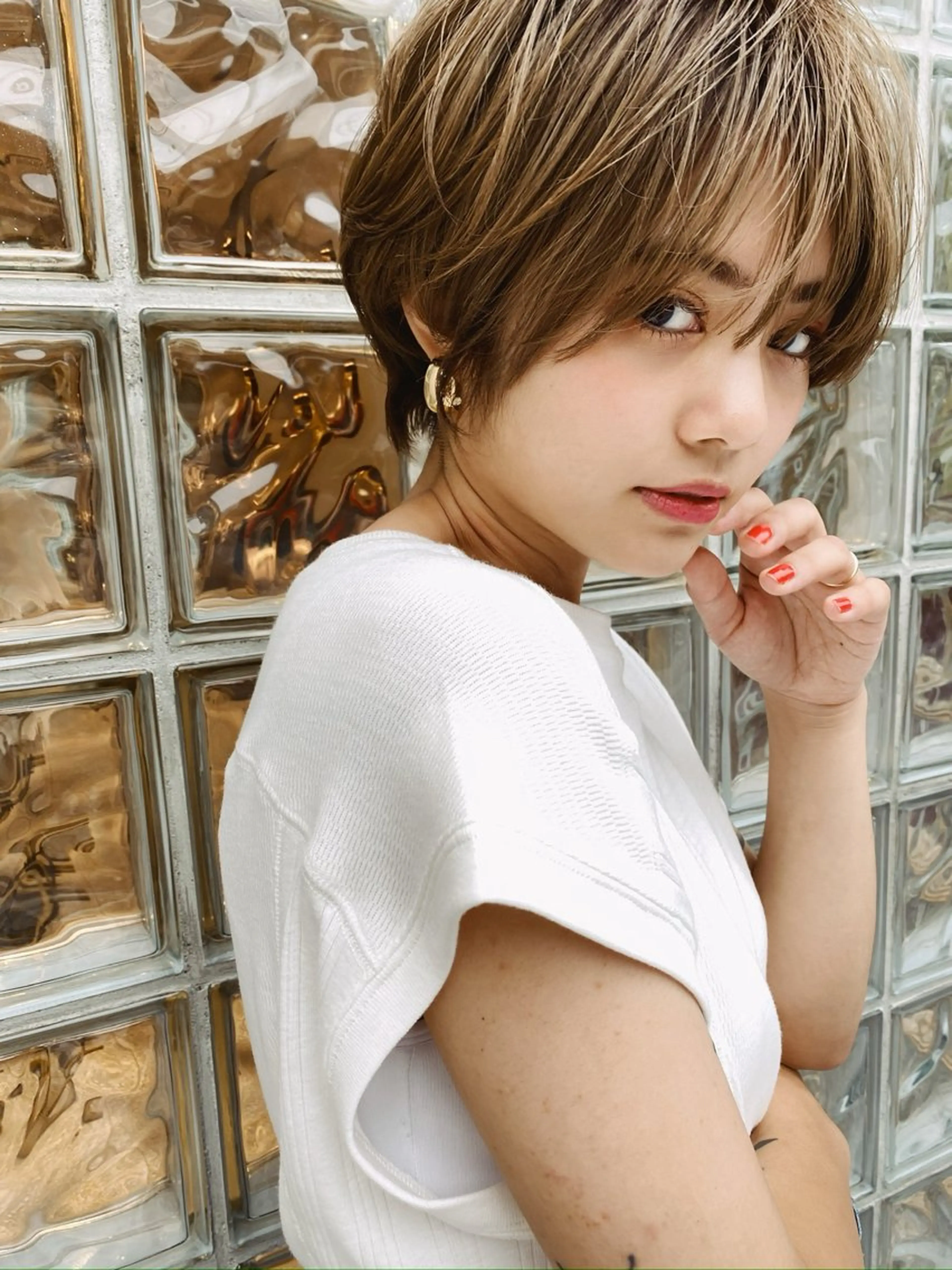 ショート ショートボブ ボブ 顔周りカット ハイライト 髪質改善 コテ巻き/パーマ/艶 透明感/荻原凜太郎のヘアスタイル