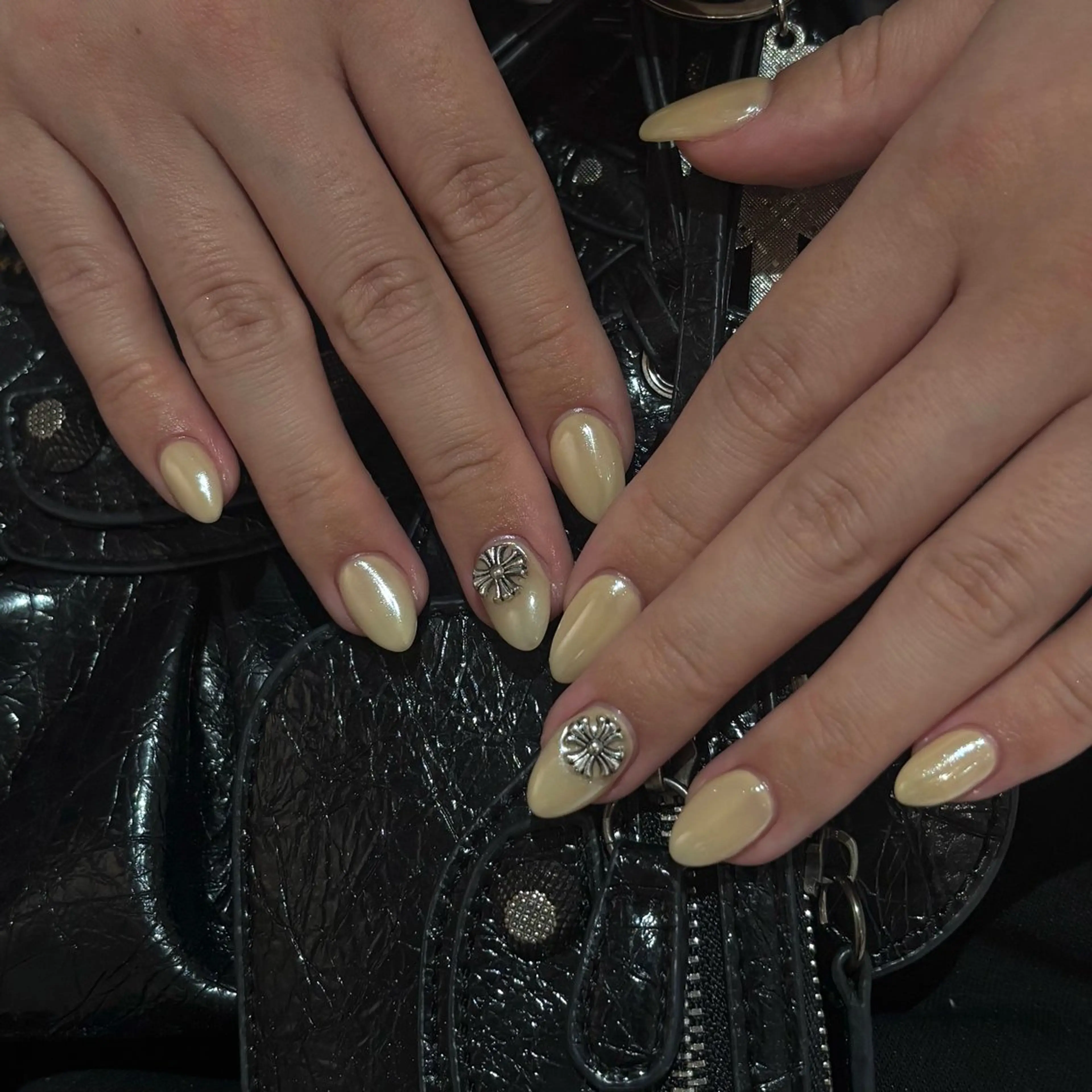 ネイル 🩶韓国/ワンホン myu🩶のネイルデザイン