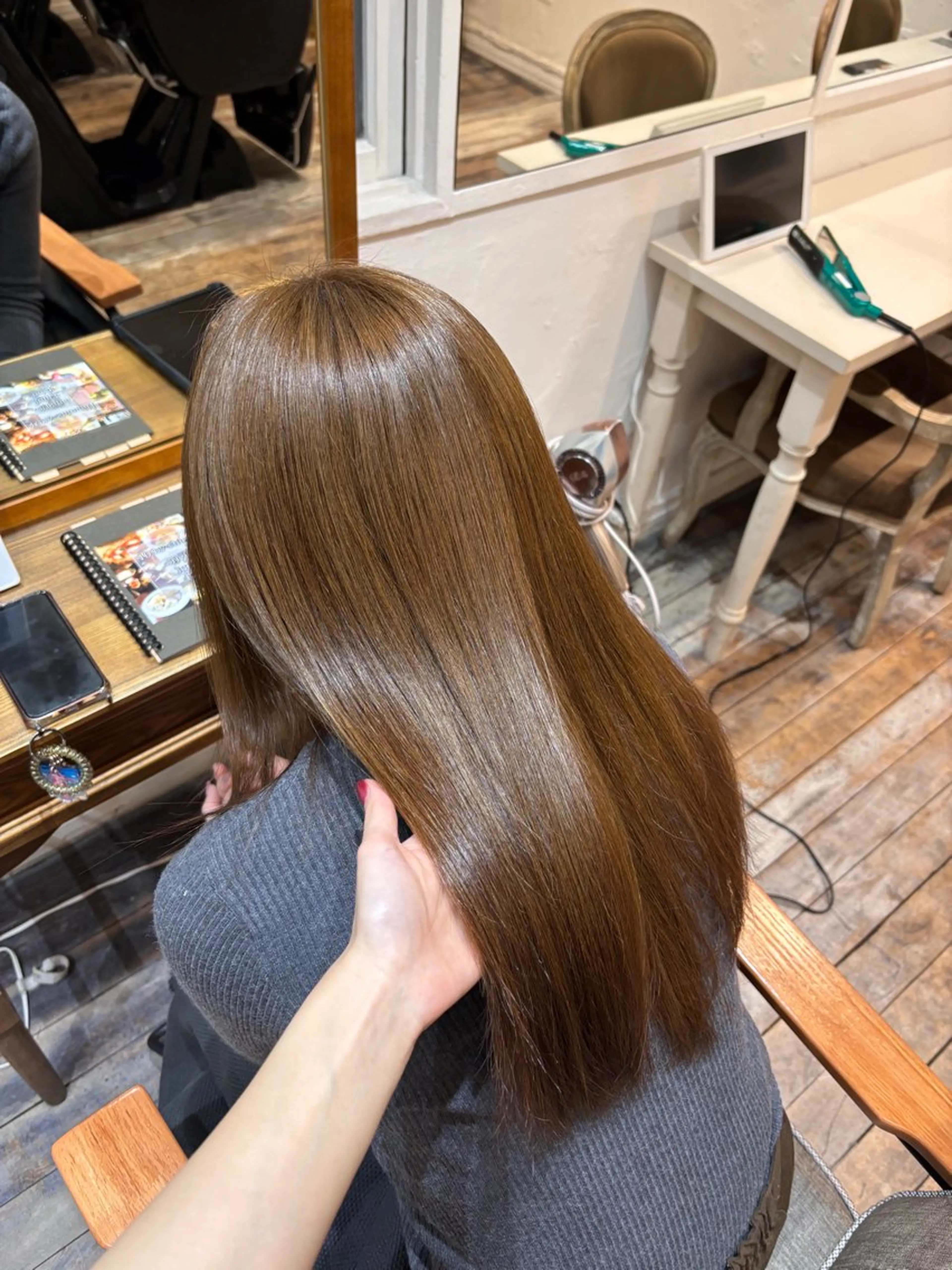 カラー 明賀　瞳 /みょうが　ひとみのヘアスタイル