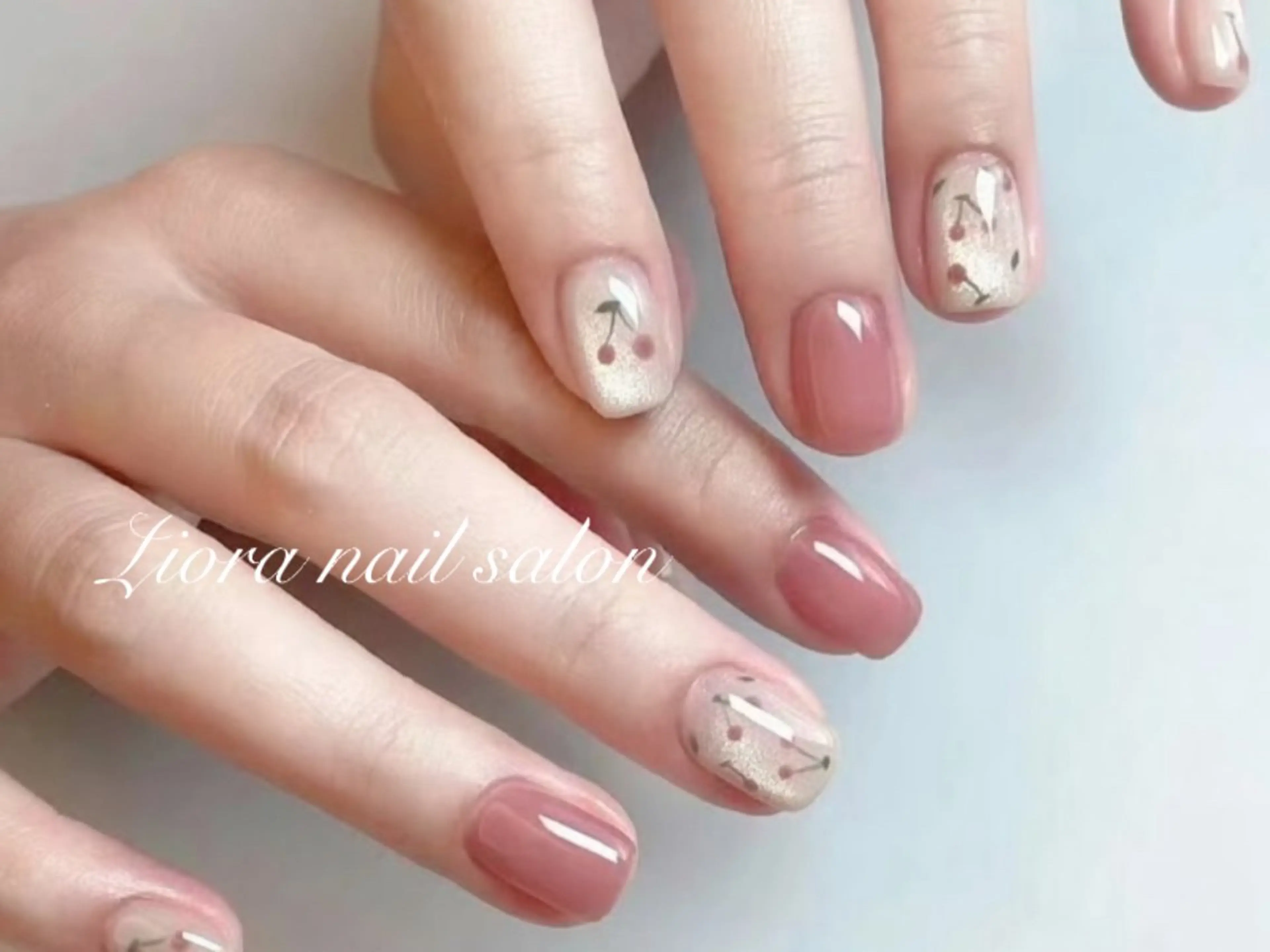 ネイル フレンチネイル ジェルネイル ガーリー グラデーション キラキラネイル ハンドネイル Liora nail 1のネイルデザイン