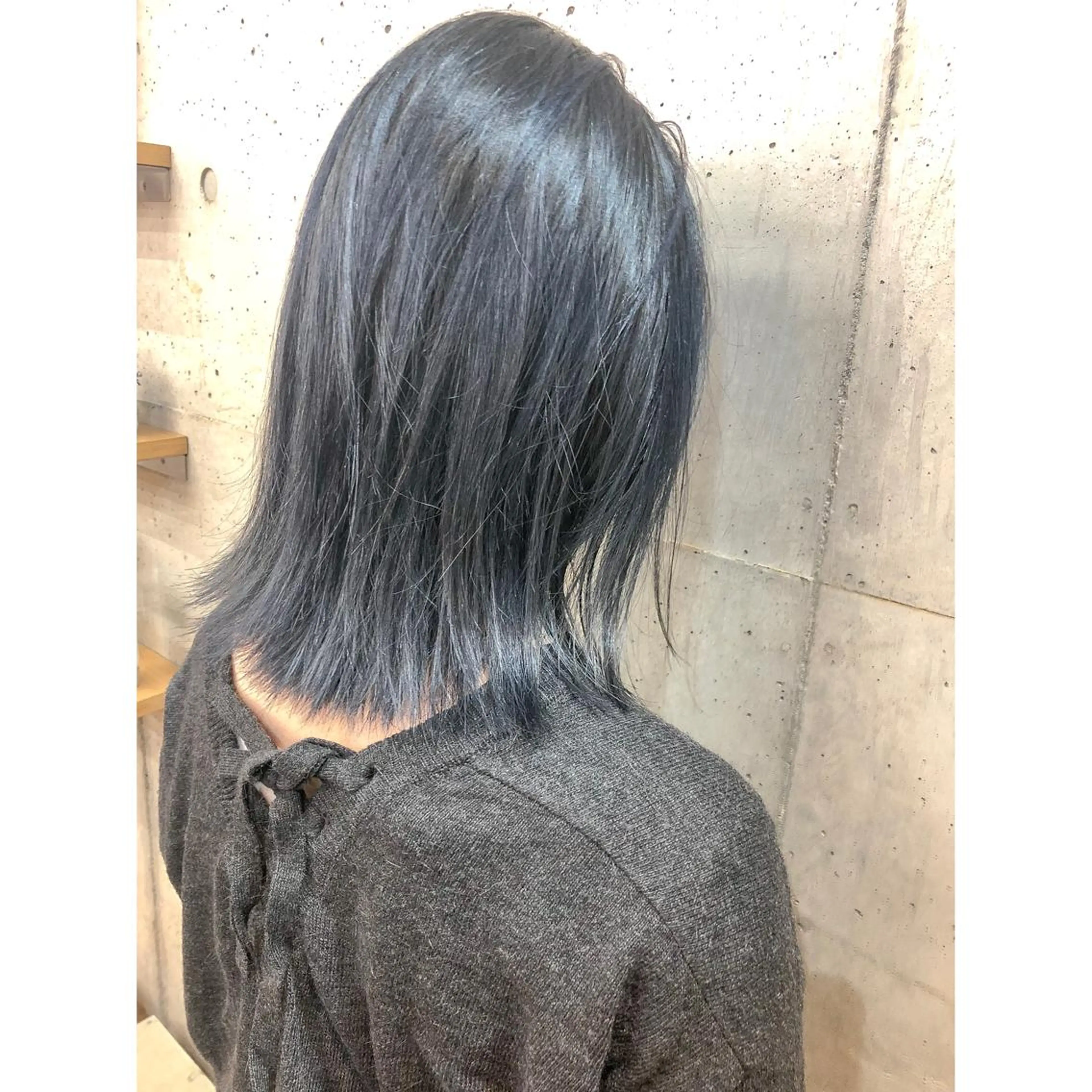 ミディアム カラー ブルーカラー ブルージュ 透明感カラー カット ヘアカラー トリートメント ヘアセット センスをお届けします 大谷将生INFPのヘアスタイル
