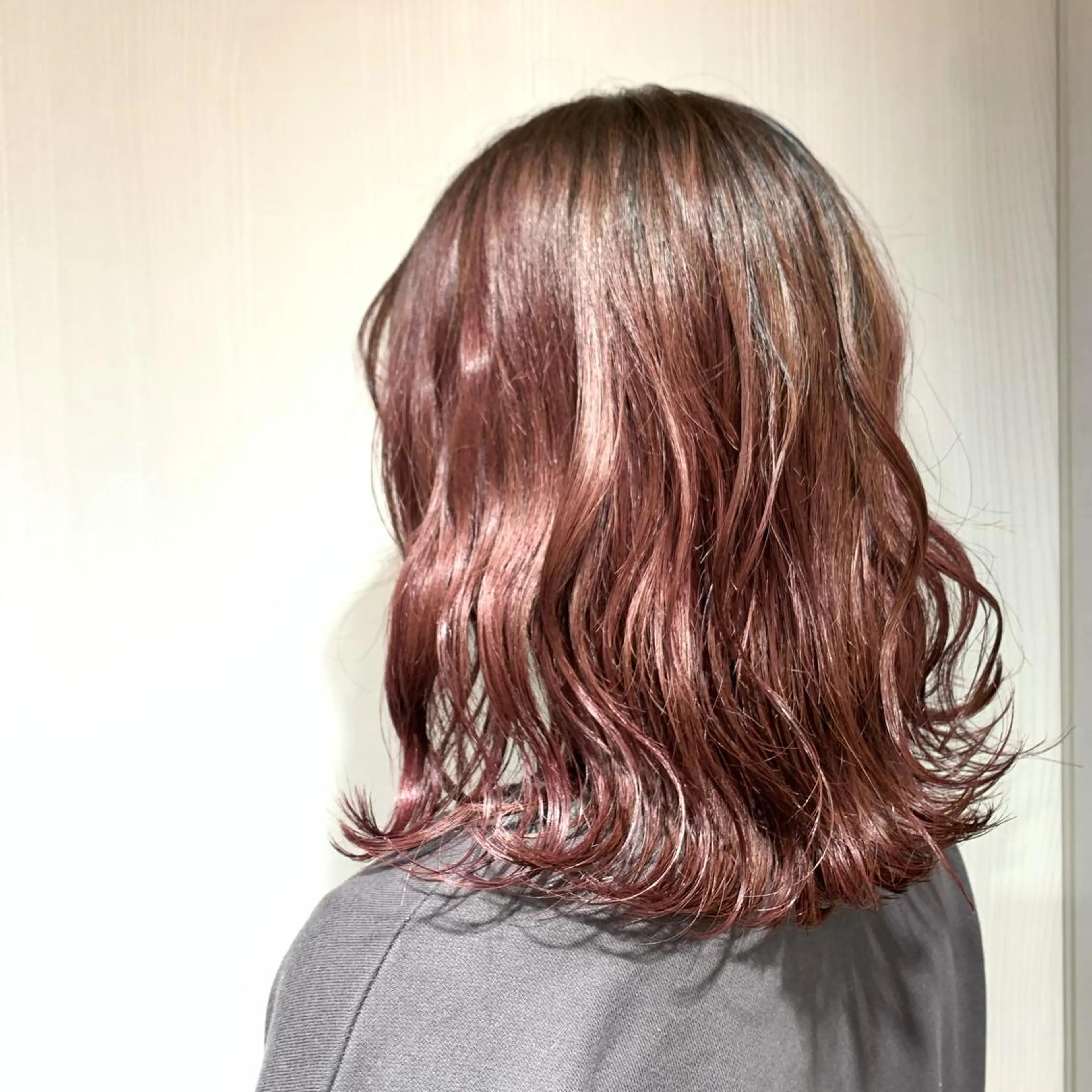 セミロング カラー ボブ/インナーカラー ショート/佐野祥子のヘアスタイル