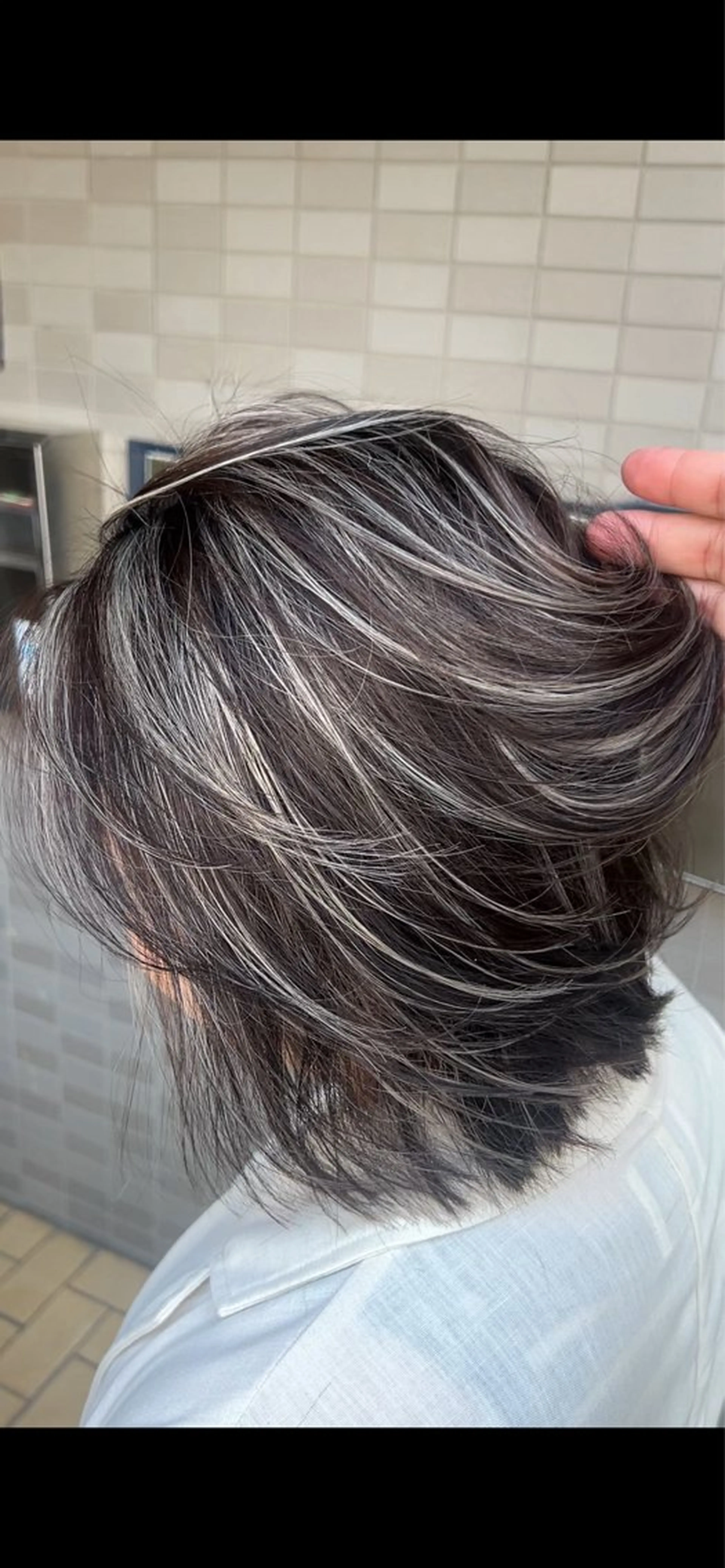 ミディアム カラー ブリーチ グレージュ ハイライトカラー ハイライト ヘアカラー トリートメント 表参道/ハイライト バレイヤージュのヘアスタイル