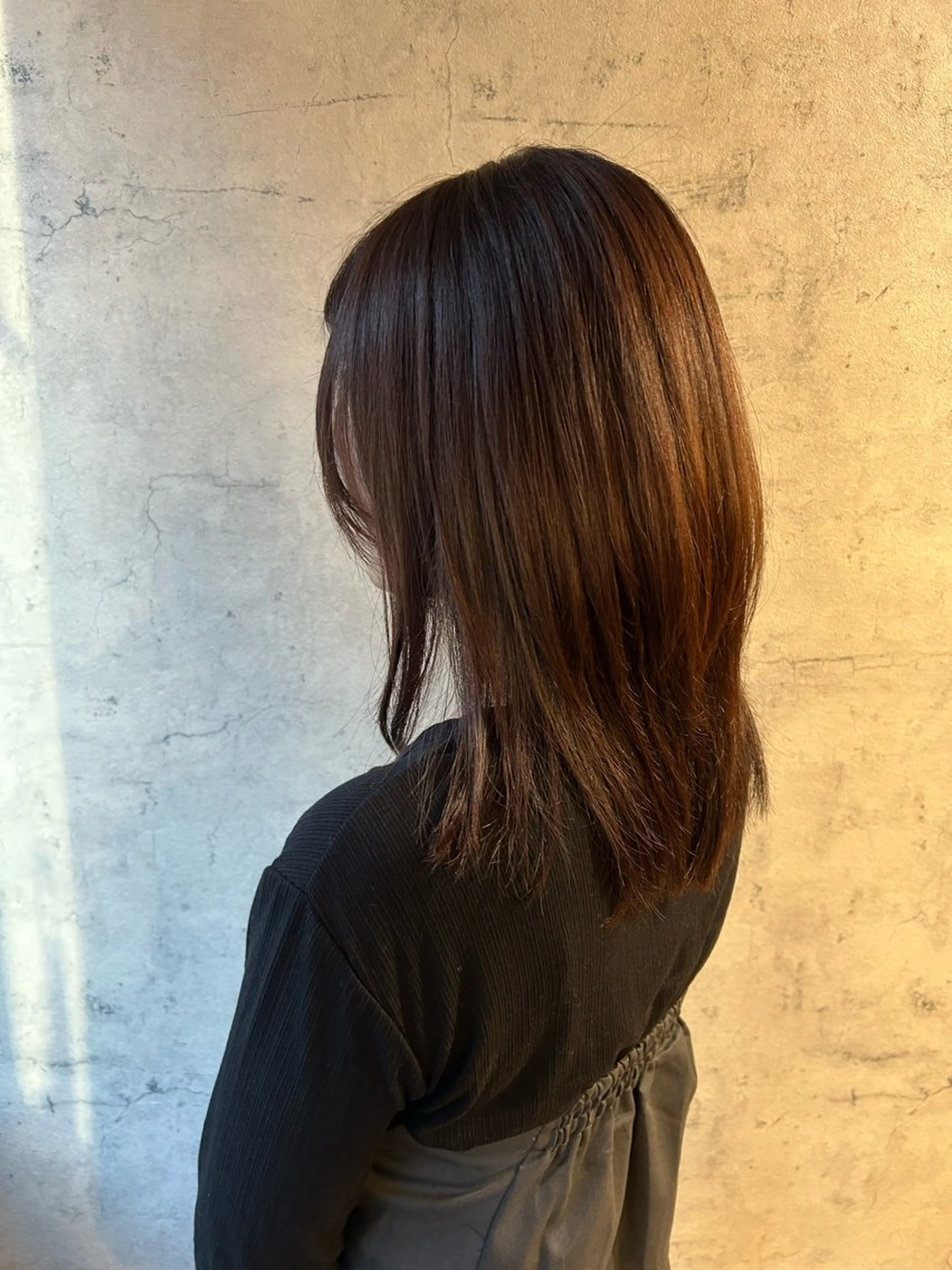 ミディアム カラー レイヤーカット トリートメント 平川 友希子のヘアスタイル