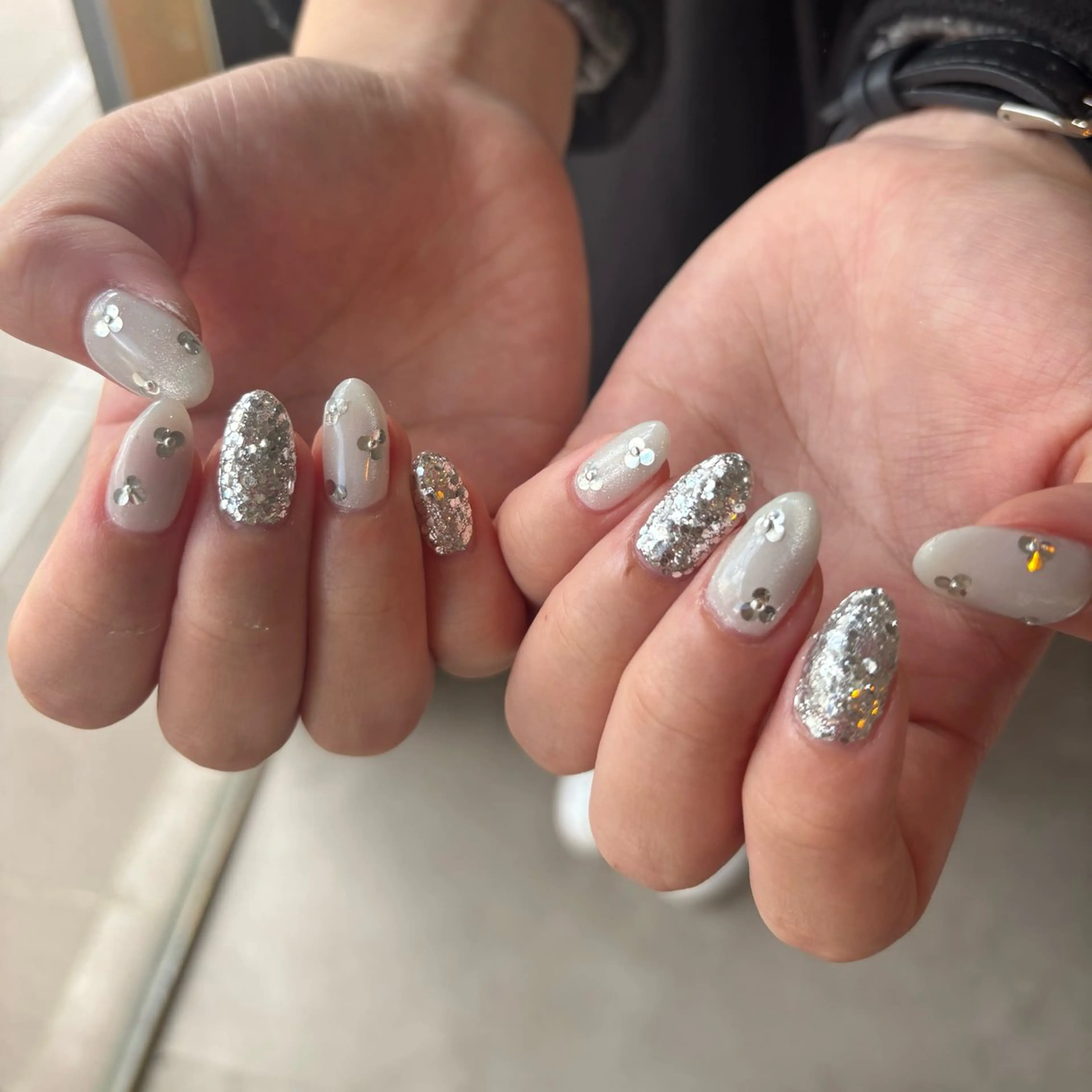 ミディアム ハンドネイル Lesest akariのネイルデザイン