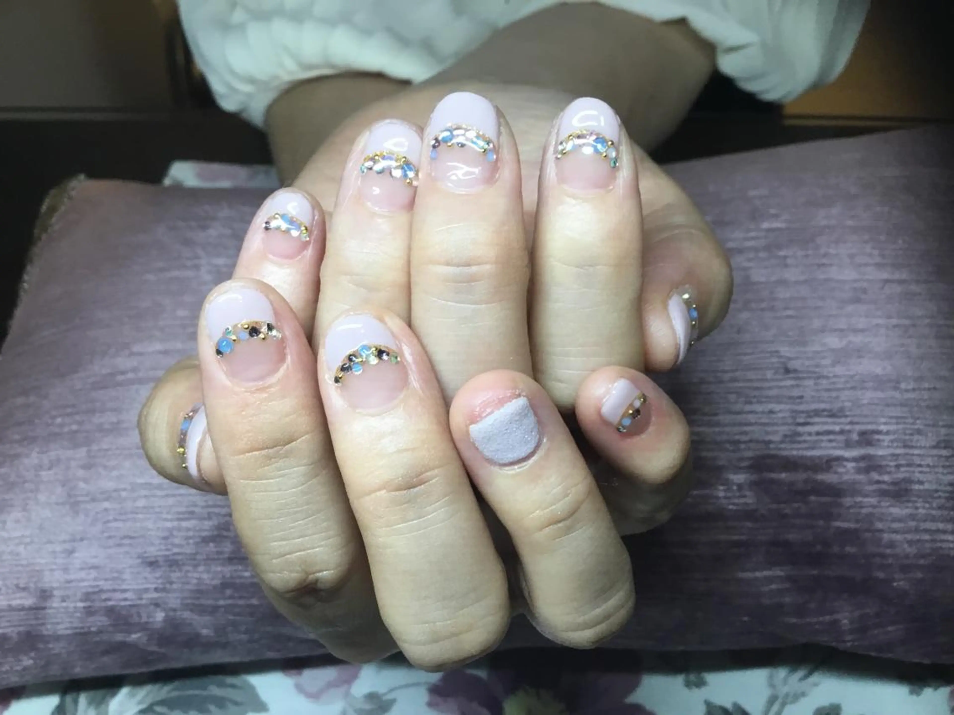 ネイル アートネイル フレンチネイル ラメ(グリッター) ストーンネイル プライベートサロン jewel nailのネイルデザイン