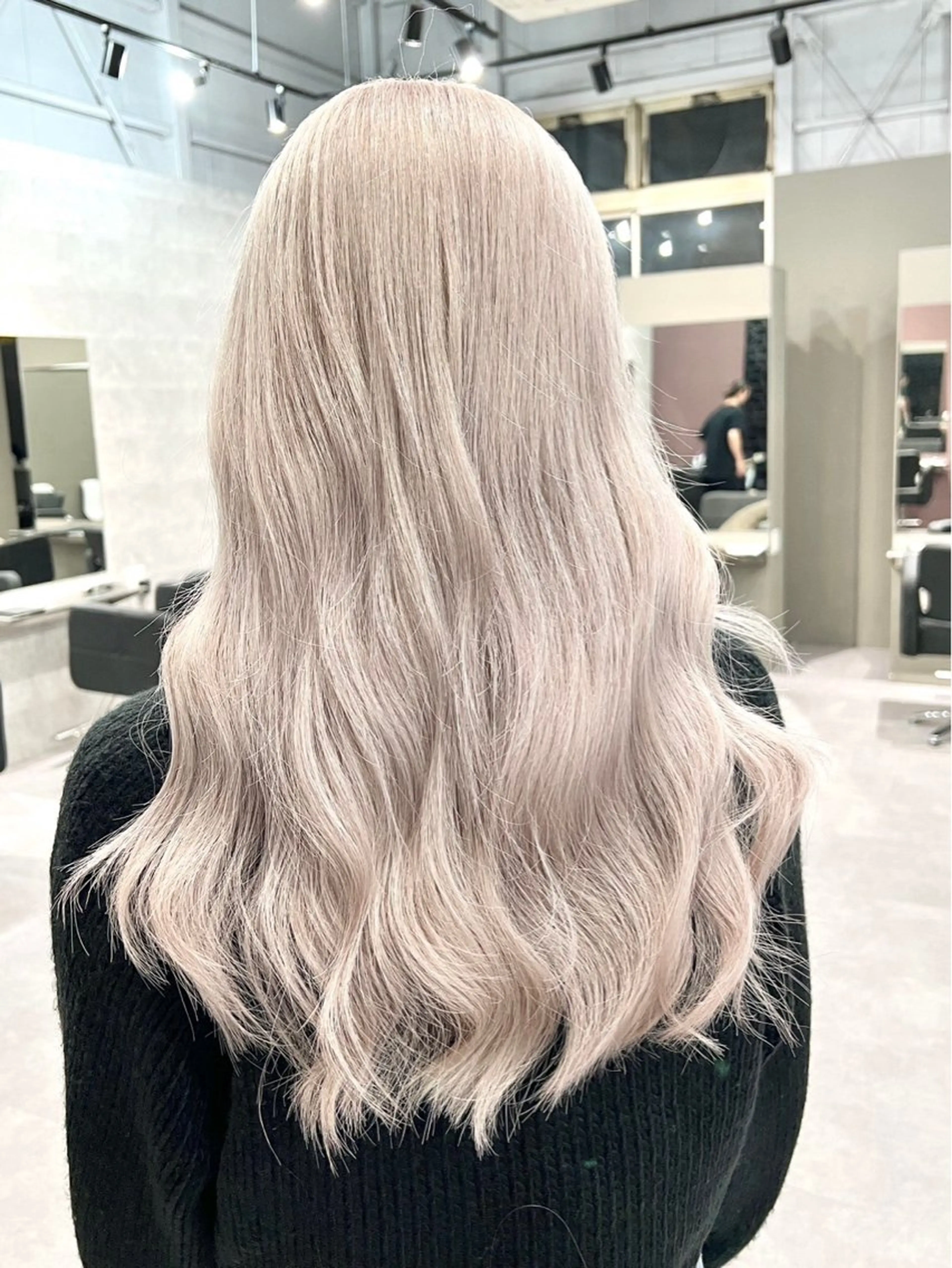 ロング カラー ヘアアレンジ ブロンド ホワイトブロンド カット ヘアカラー SALOWIN京都河原町Suite店所属・外国人風レイヤー/ ハイトーンSHUのヘアスタイル