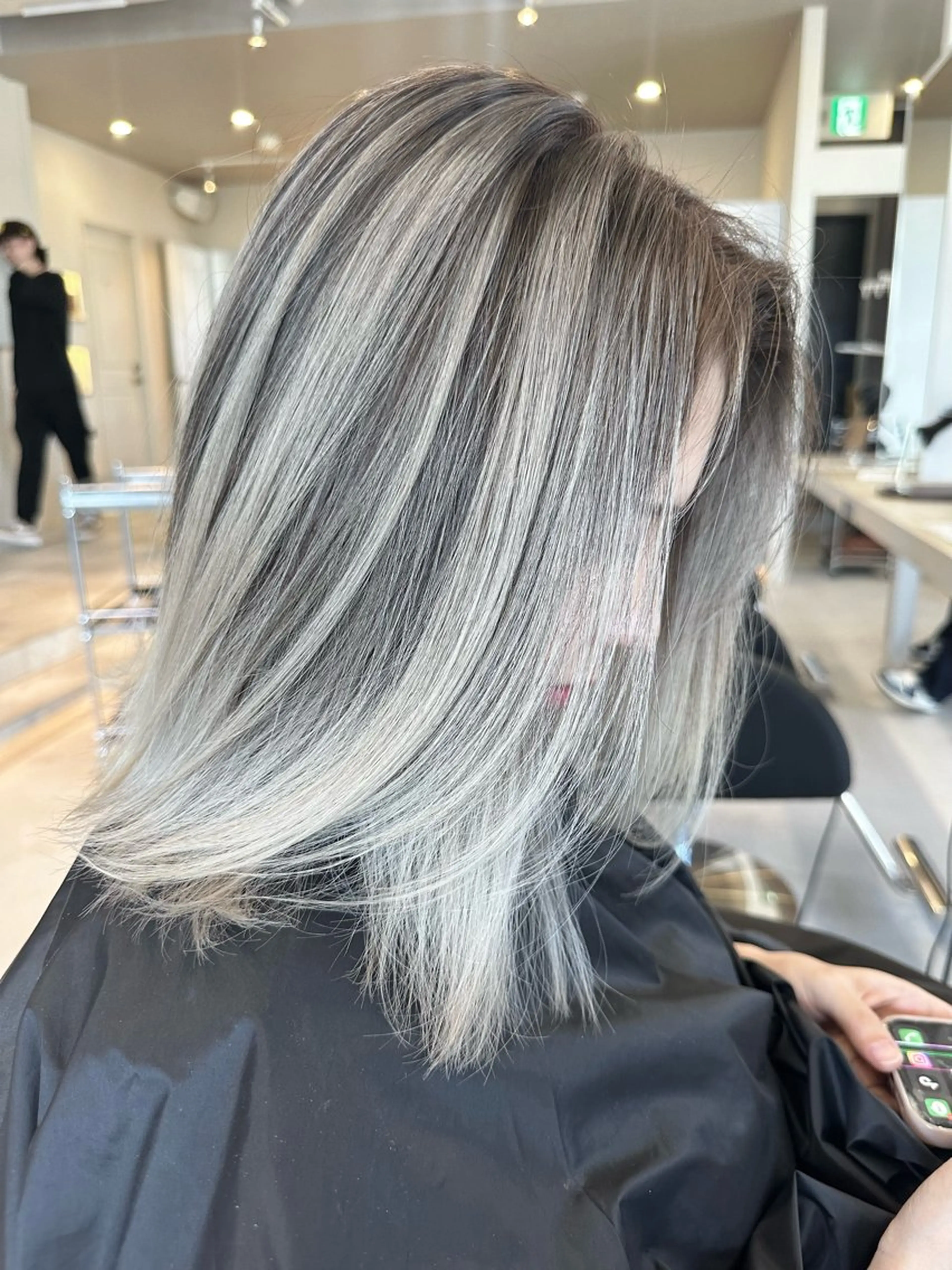 ミディアム カラー ヘアカラー トリートメント 井上 一平のヘアスタイル