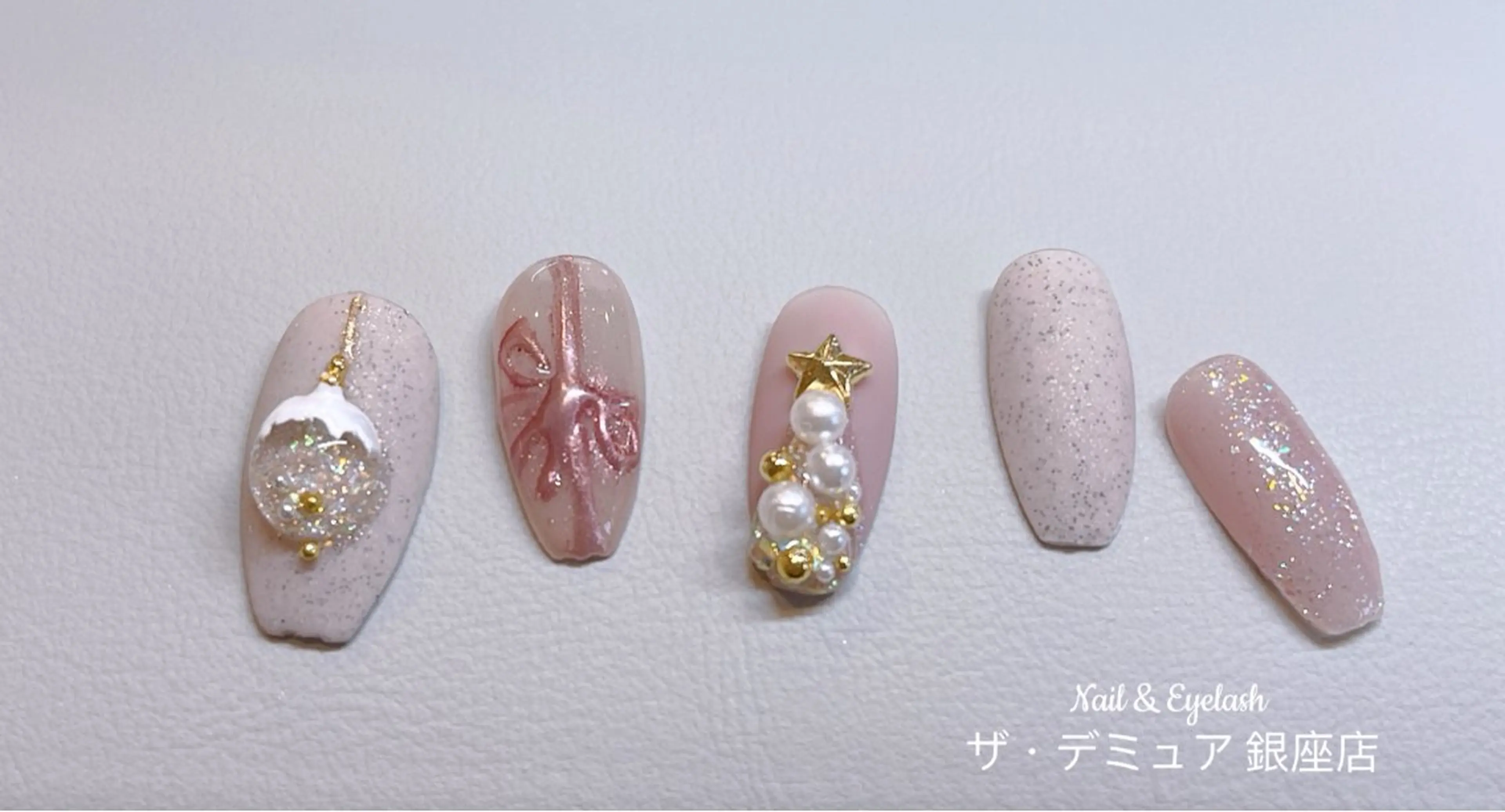 ネイル 冬ネイル クリスマス ハンドネイル ハンドケア NailDemure 【銀座店】のネイルデザイン