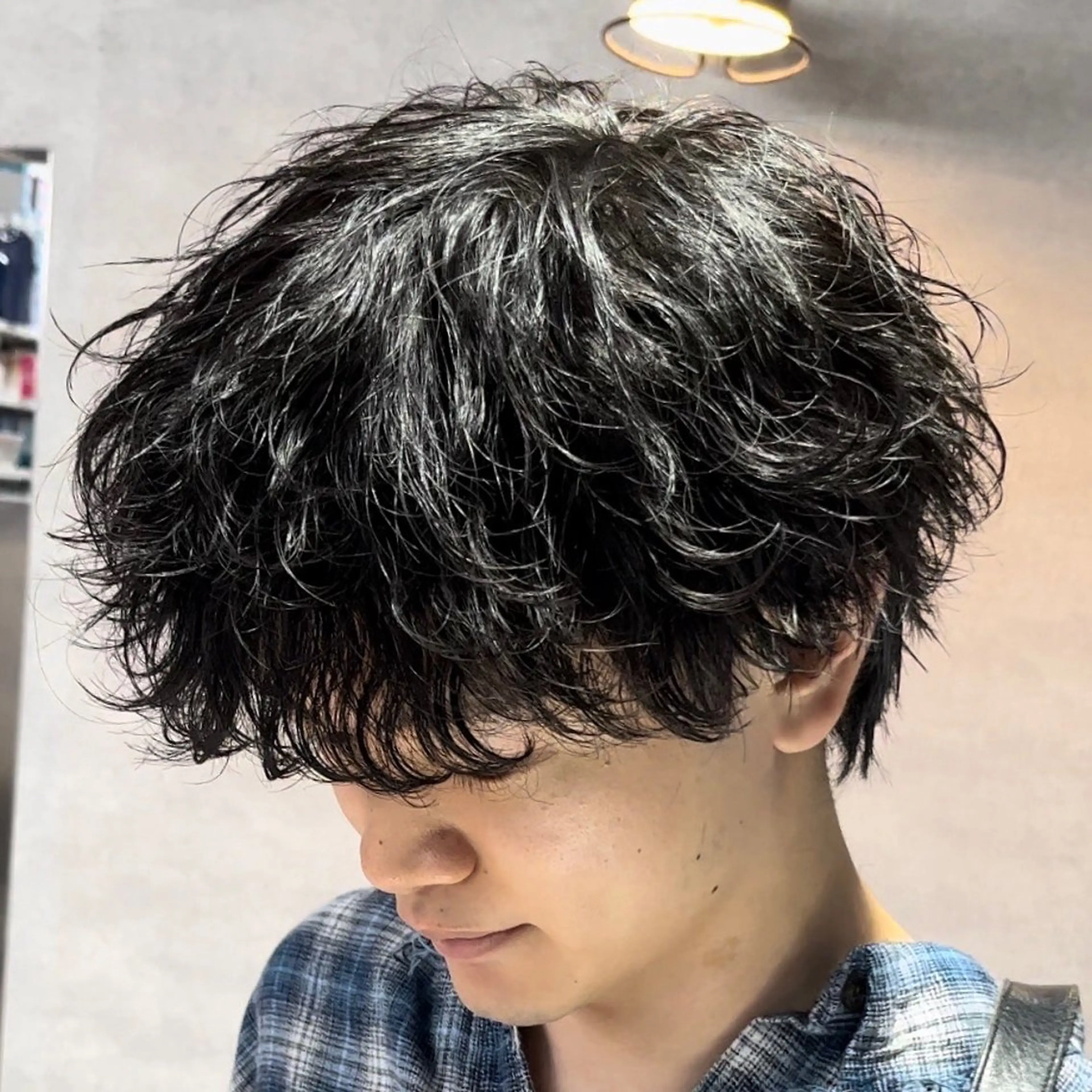 ショート カラー パーマ メンズ メンズパーマ ニュアンスパーマ カット パーマ ヘッドスパ ヘアセット センターパート マスターかずまのヘアスタイル