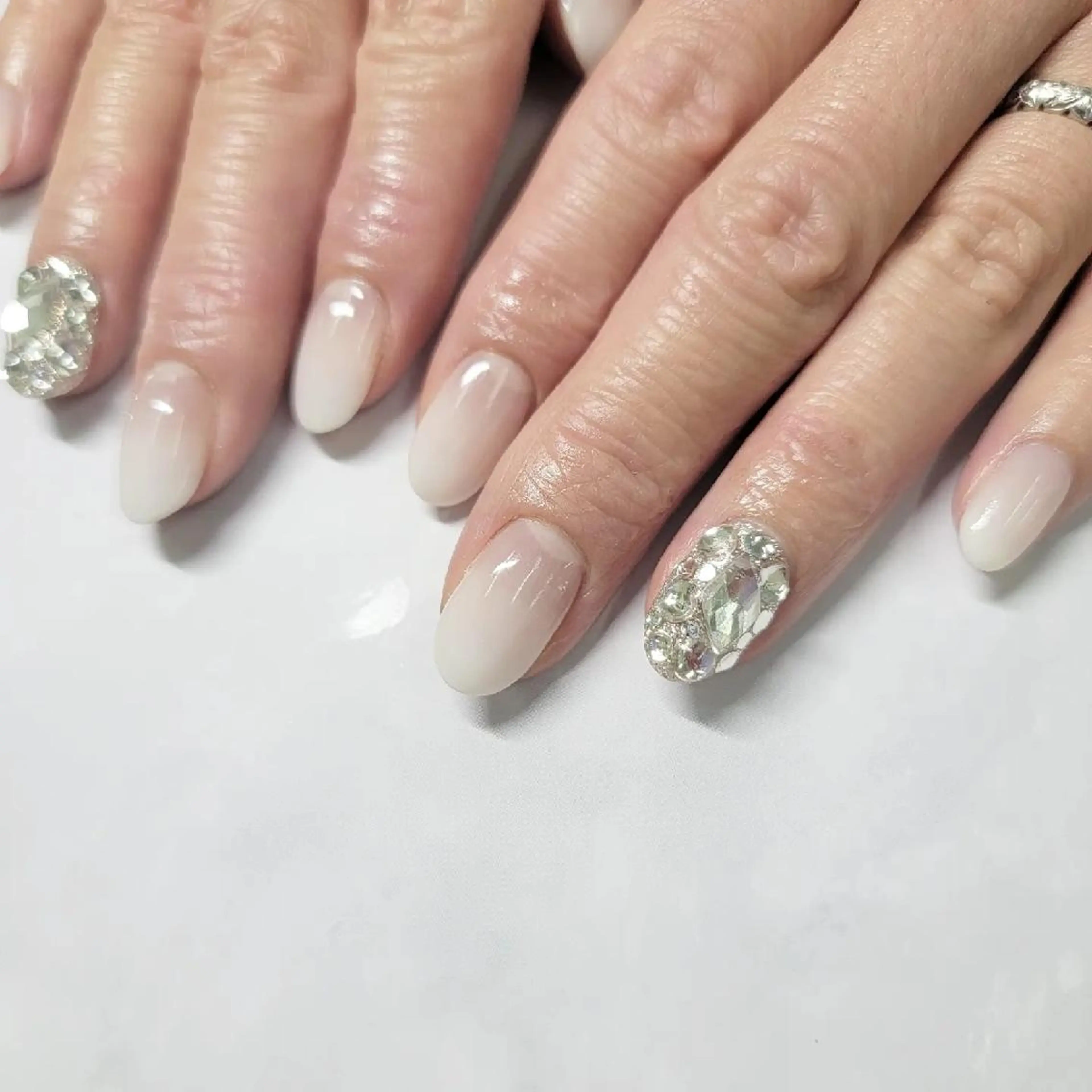 ネイル グラデーション みよし市 nail salon*pomnal.co所属・Shimada Harukaのネイルデザイン