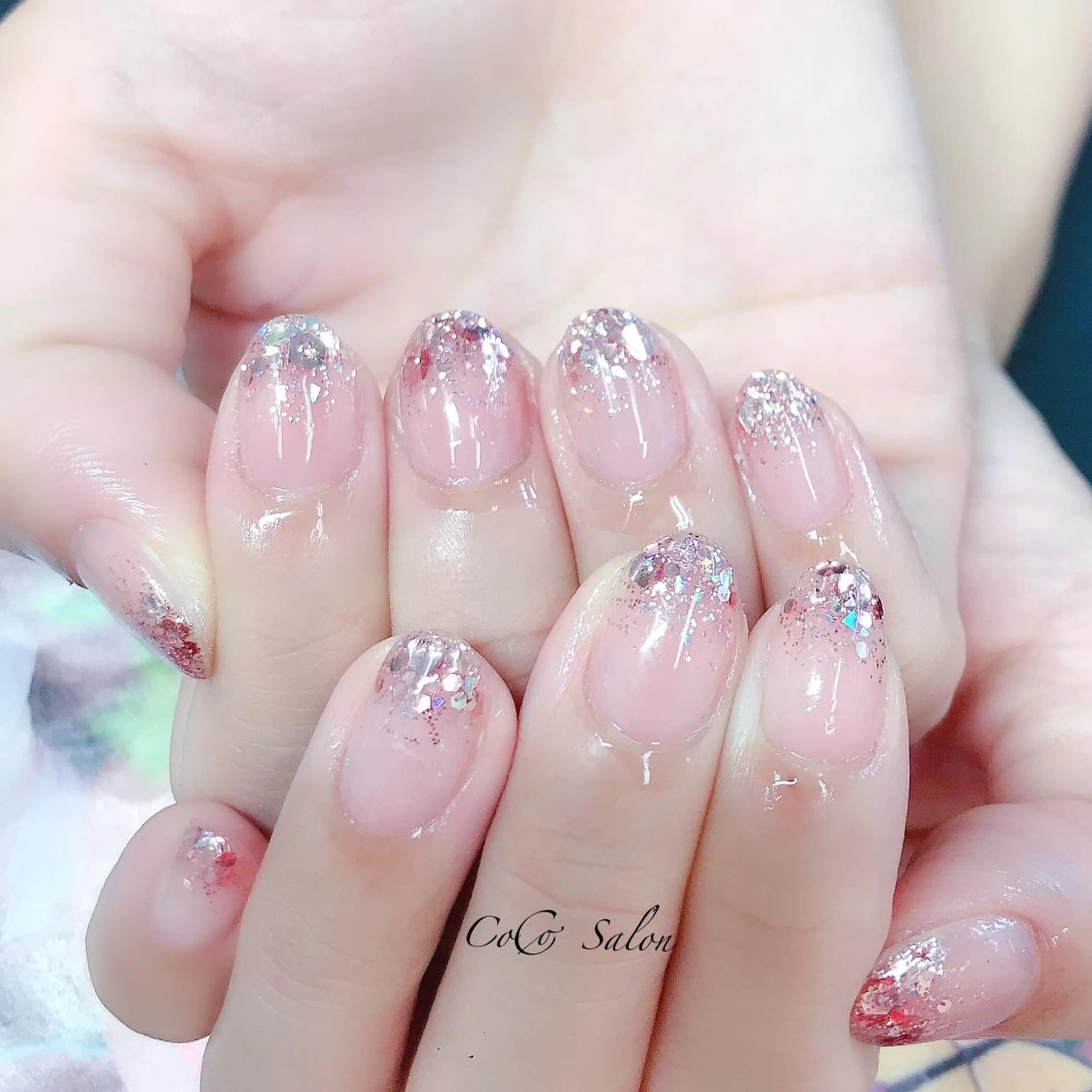 ネイル 長さ出し ジェルネイル ゴールド グラデーション ホログラムネイル CoCoSalon ネイル/まつ毛予約のネイルデザイン