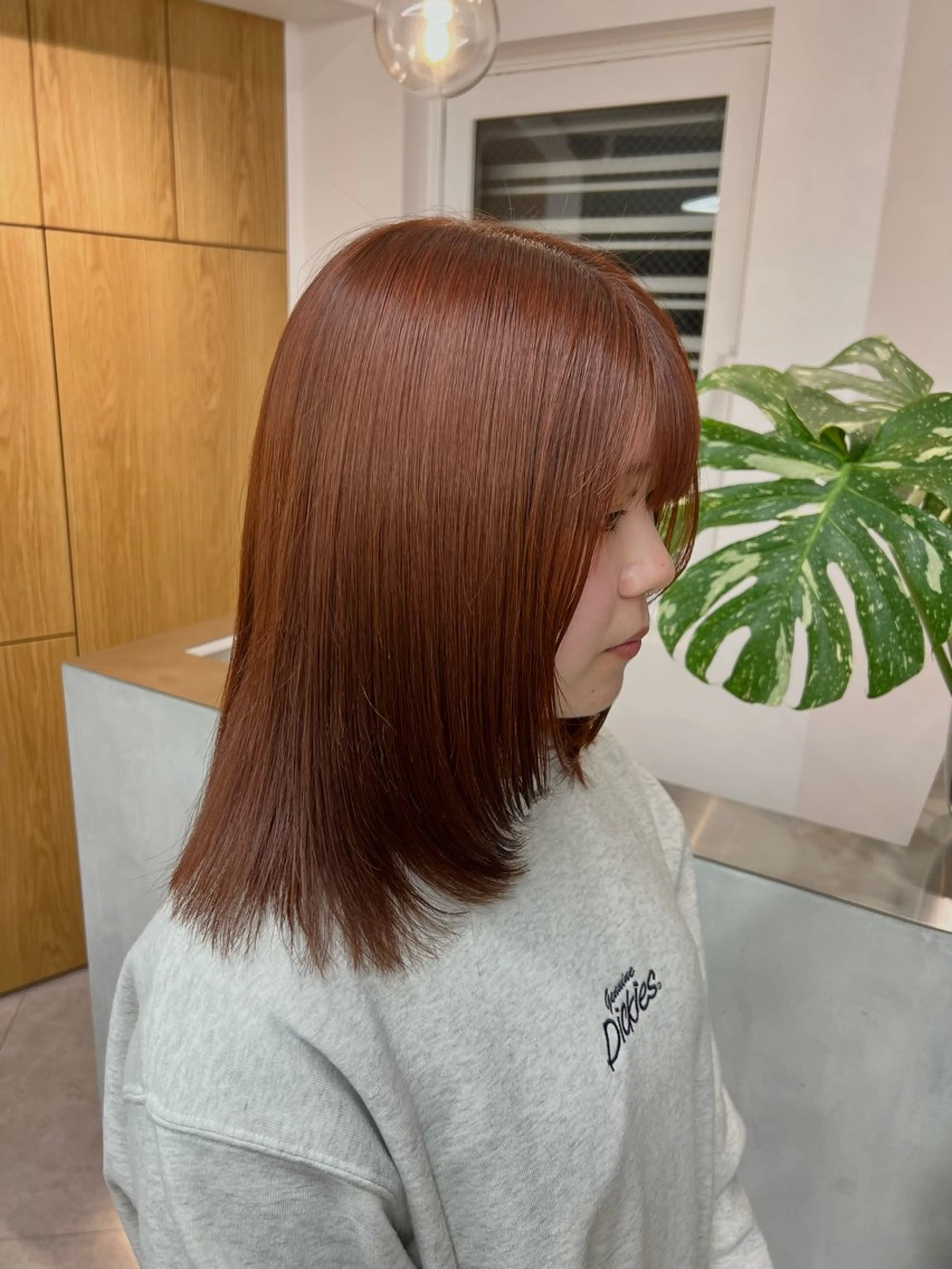 ミディアム カラー 小森聖奈 韓国風レイヤーカットのヘアスタイル