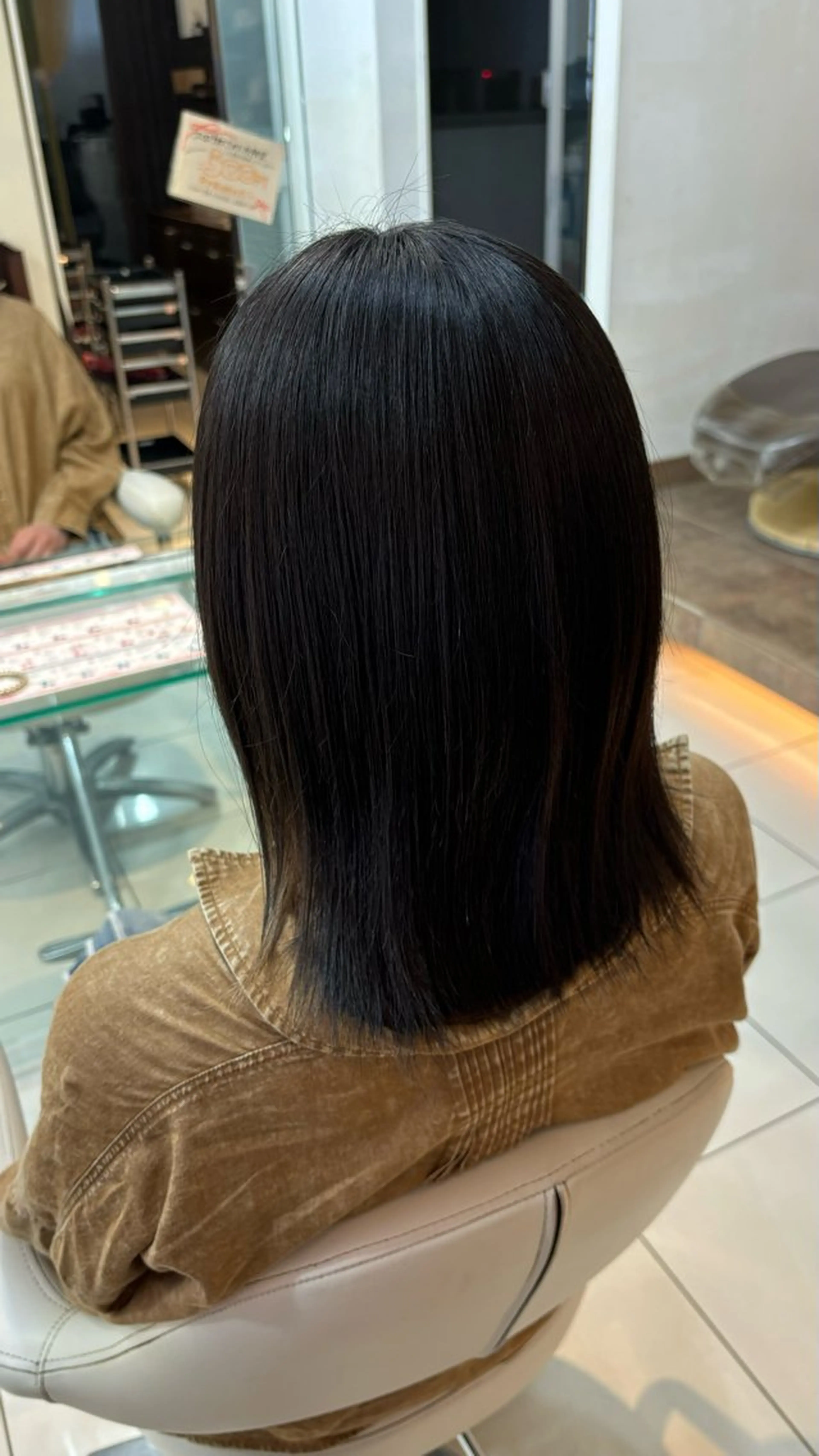 ミディアム 刈り上げカットモデル 👗SHIZUKAのヘアスタイル