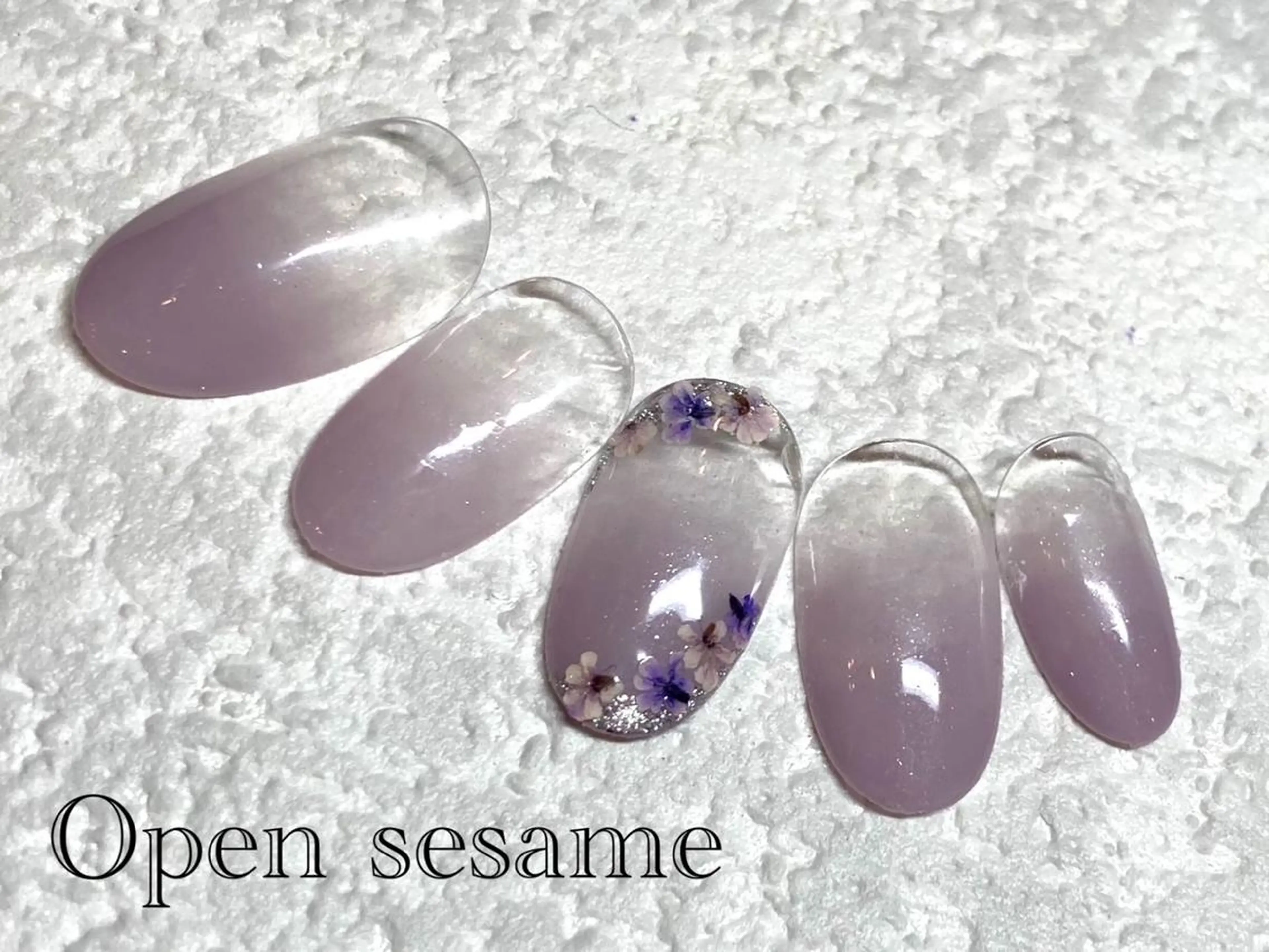 ネイル 遠藤 志乃のネイルデザイン