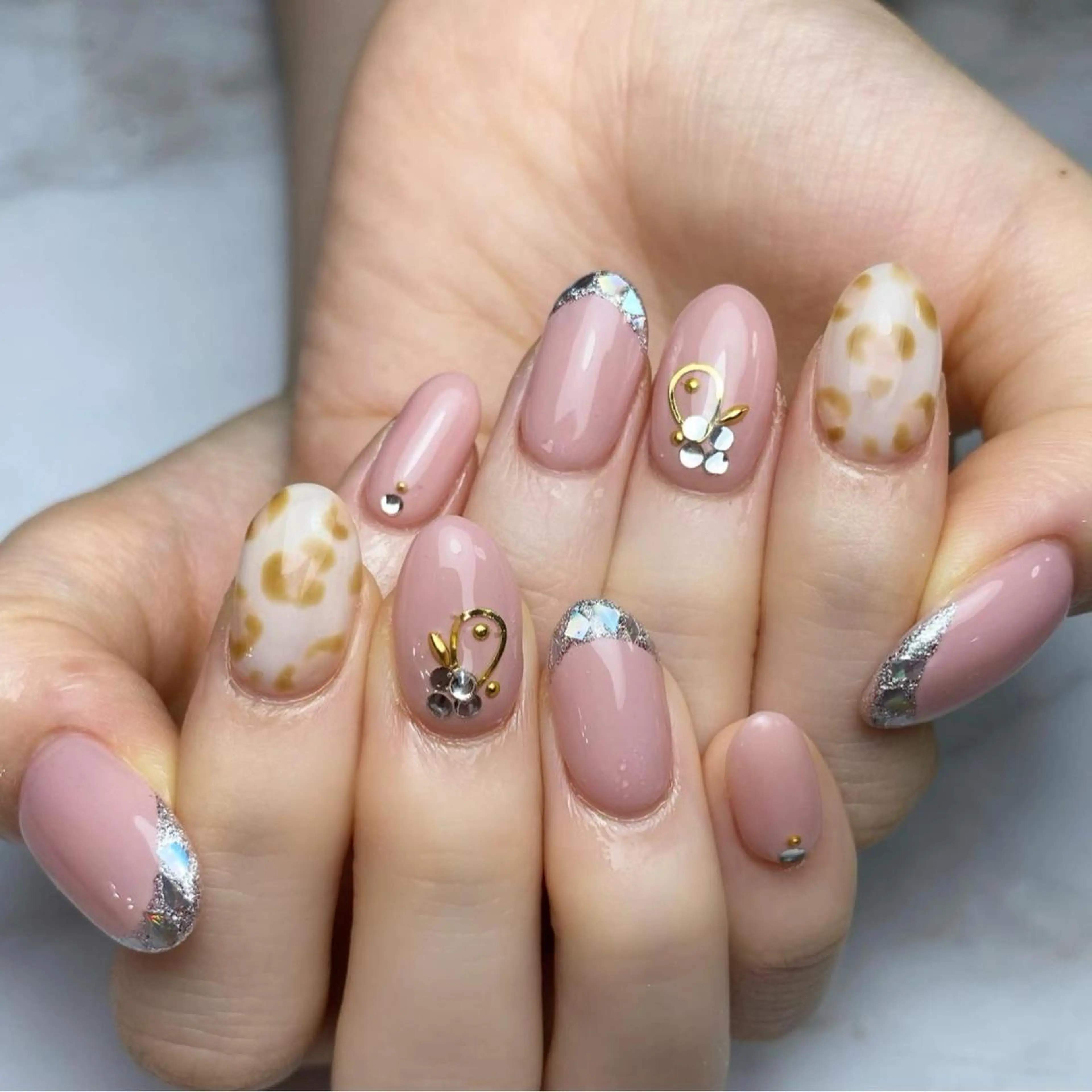 ネイル アニマル柄 フレンチネイル ガラスフレンチ ロングネイル Nail ameria megu所属・ameria meguのネイルデザイン