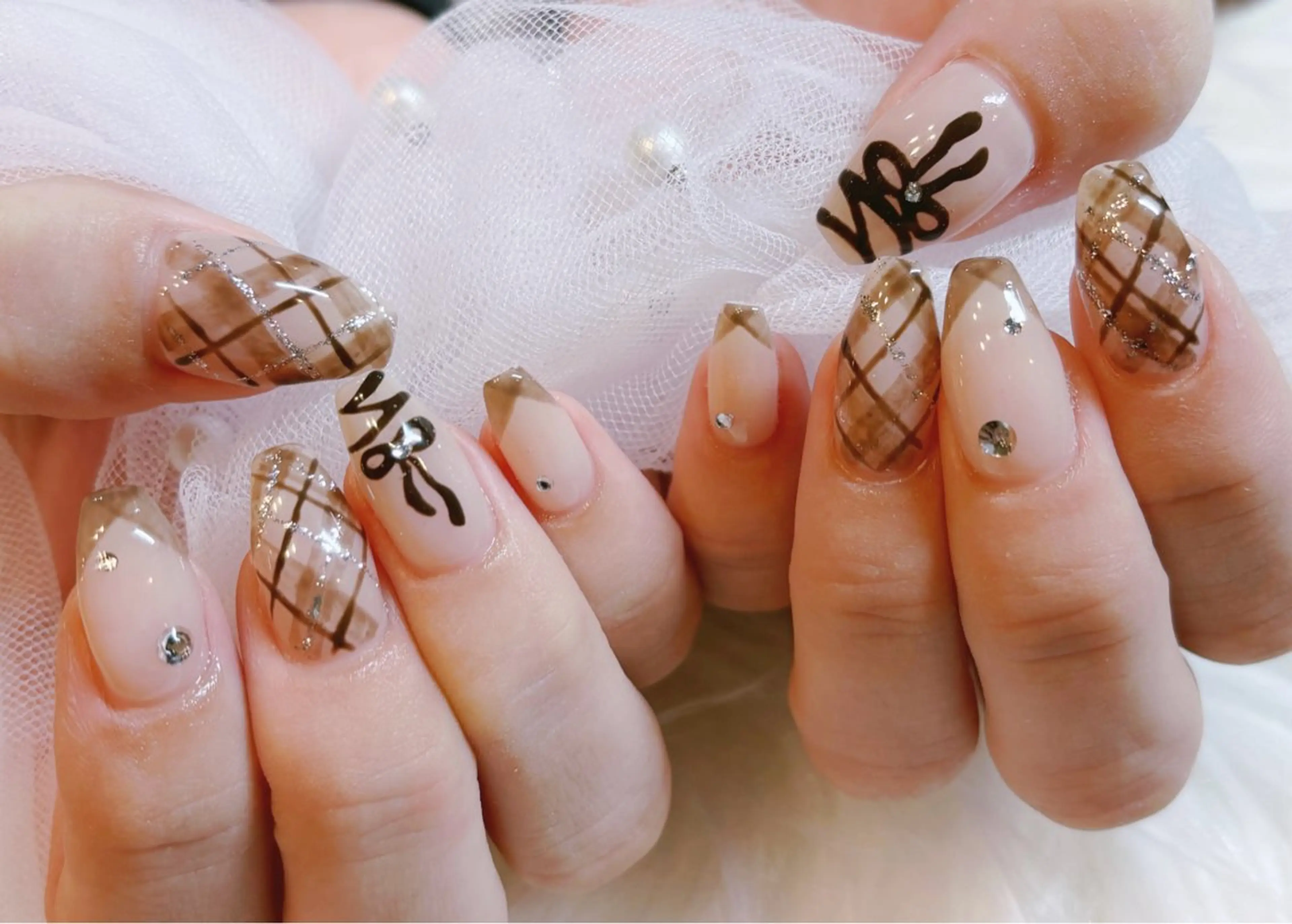 ネイル ハンドネイル le'a-レア-【ア イ×ネイル×眉】のネイルデザイン