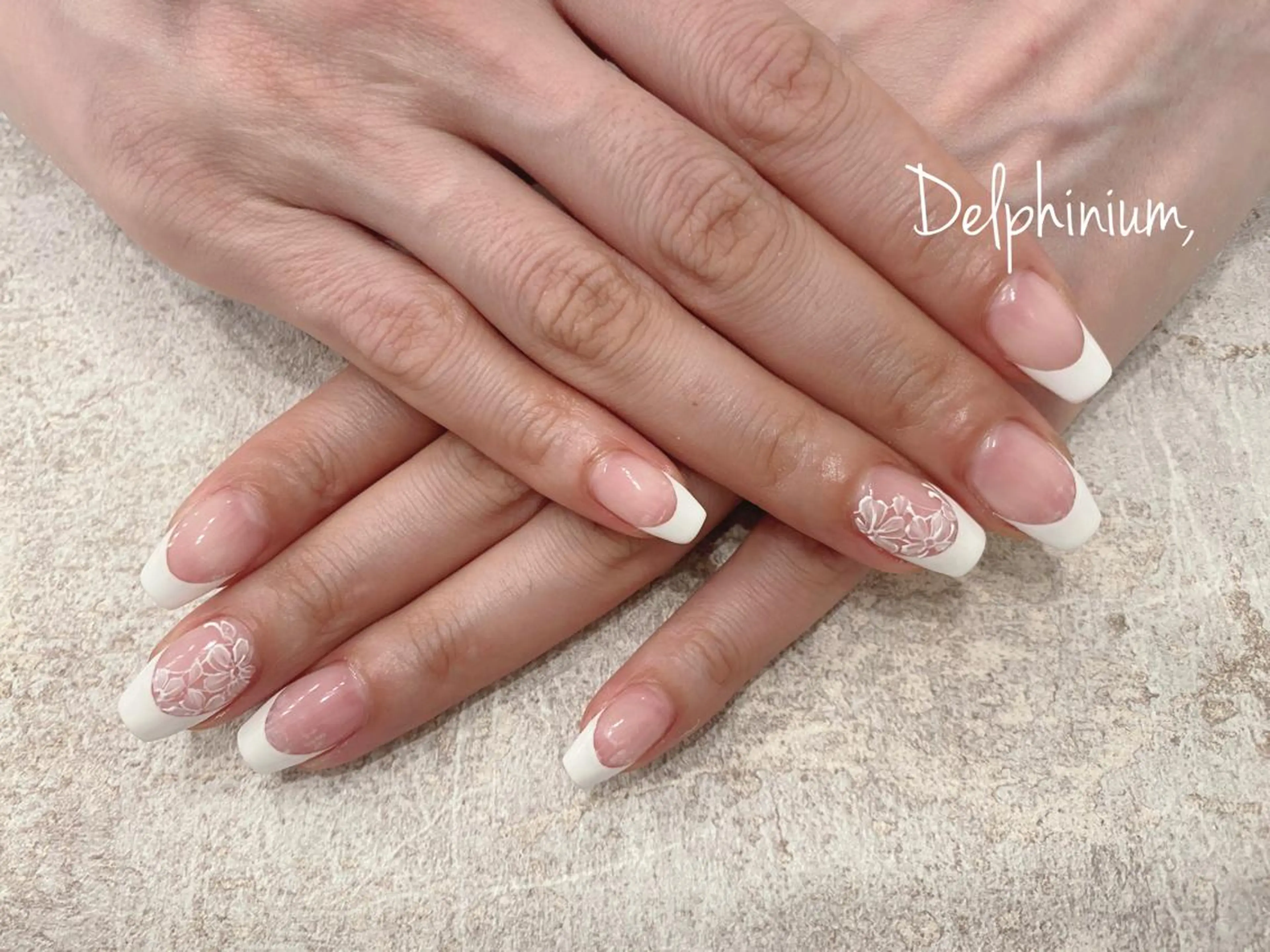 ネイル フレンチネイル スカルプネイル ハンドネイル 岡本 友恵のネイルデザイン