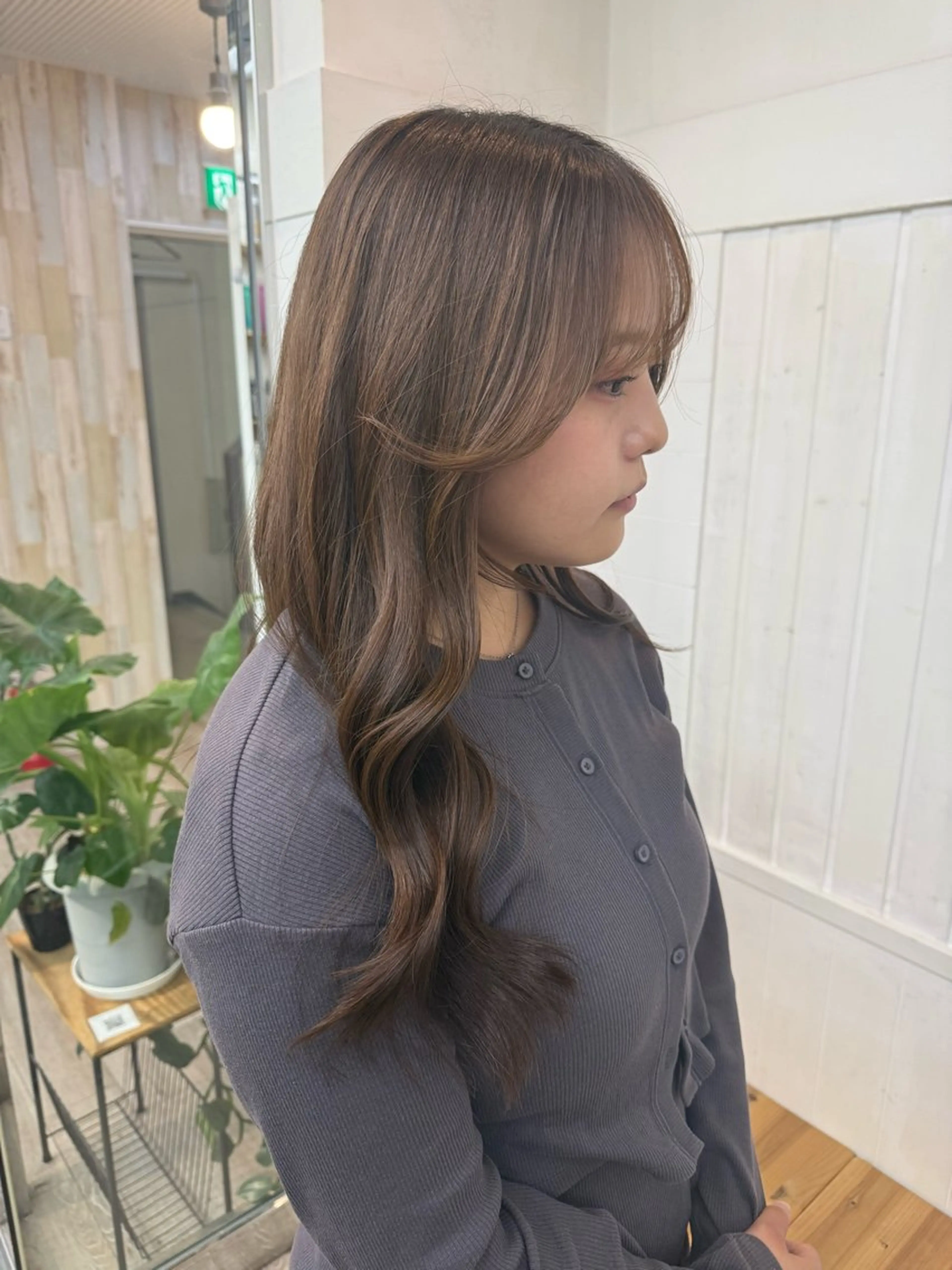 セミロング WATARU/ 韓国風巻き髪のヘアスタイル