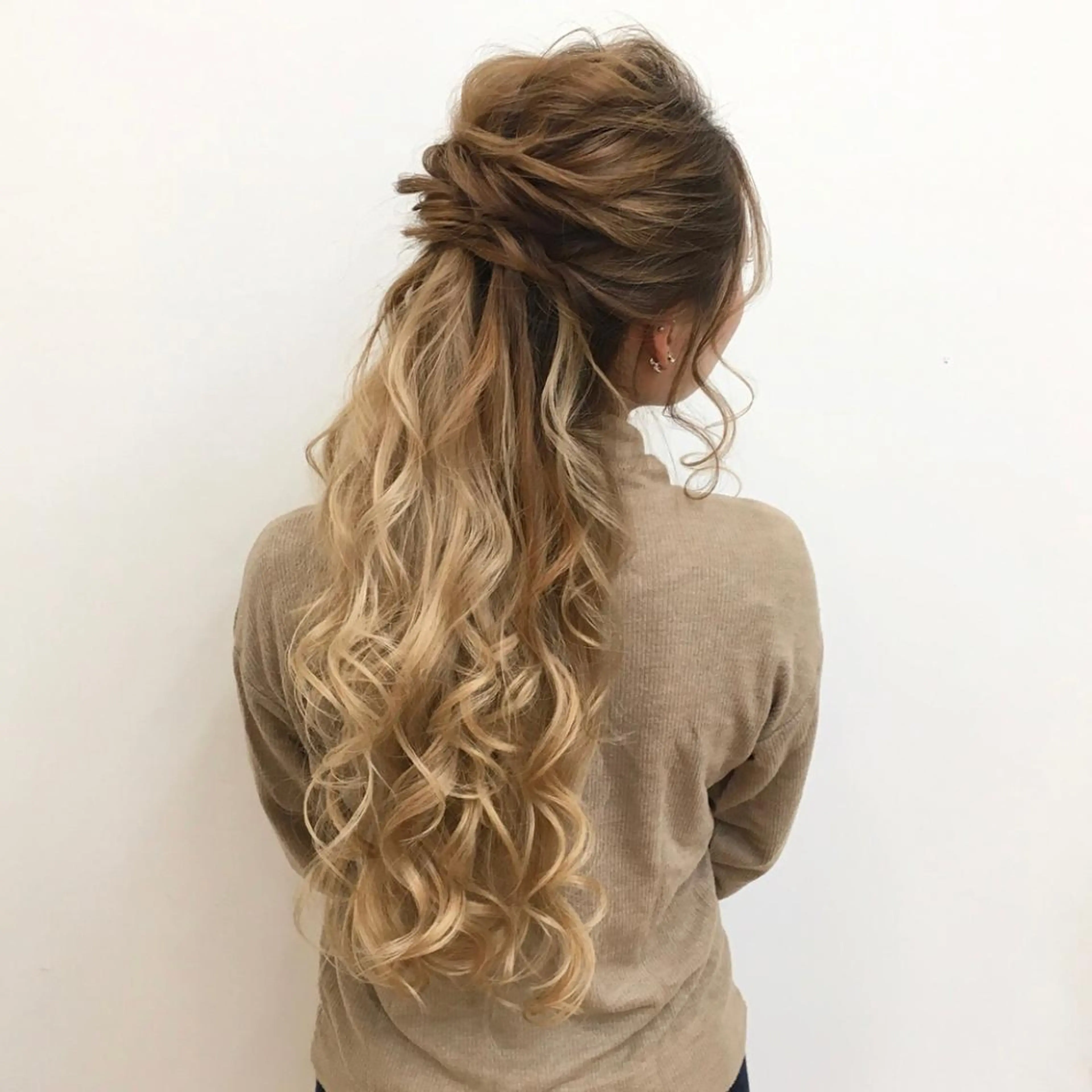 ロング ヘアアレンジ ハーフアップ ロング ヘアセット hair&healing FEEL所属・s reenaのヘアスタイル