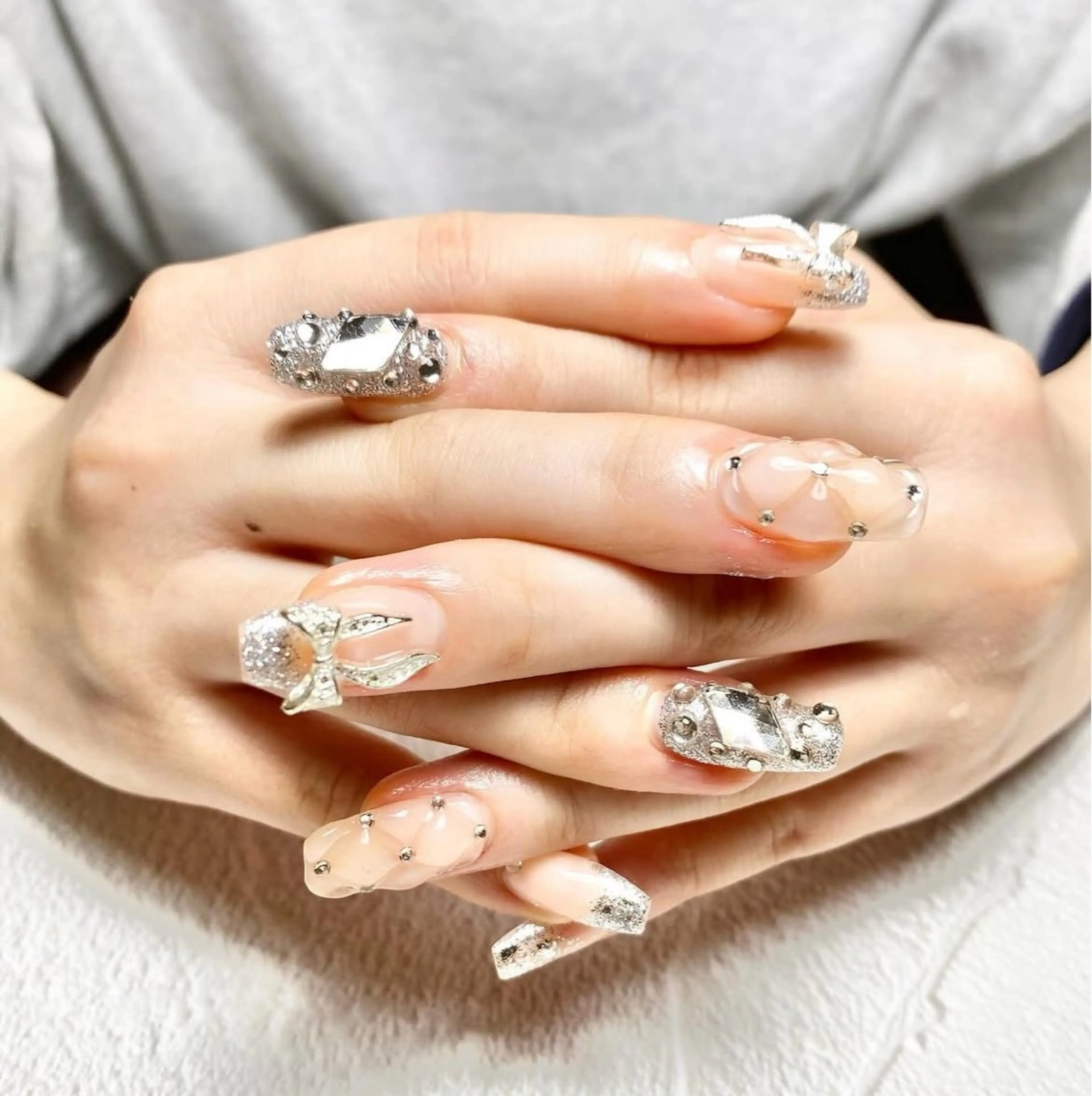 ネイル 濱嶋 結菜のネイルデザイン