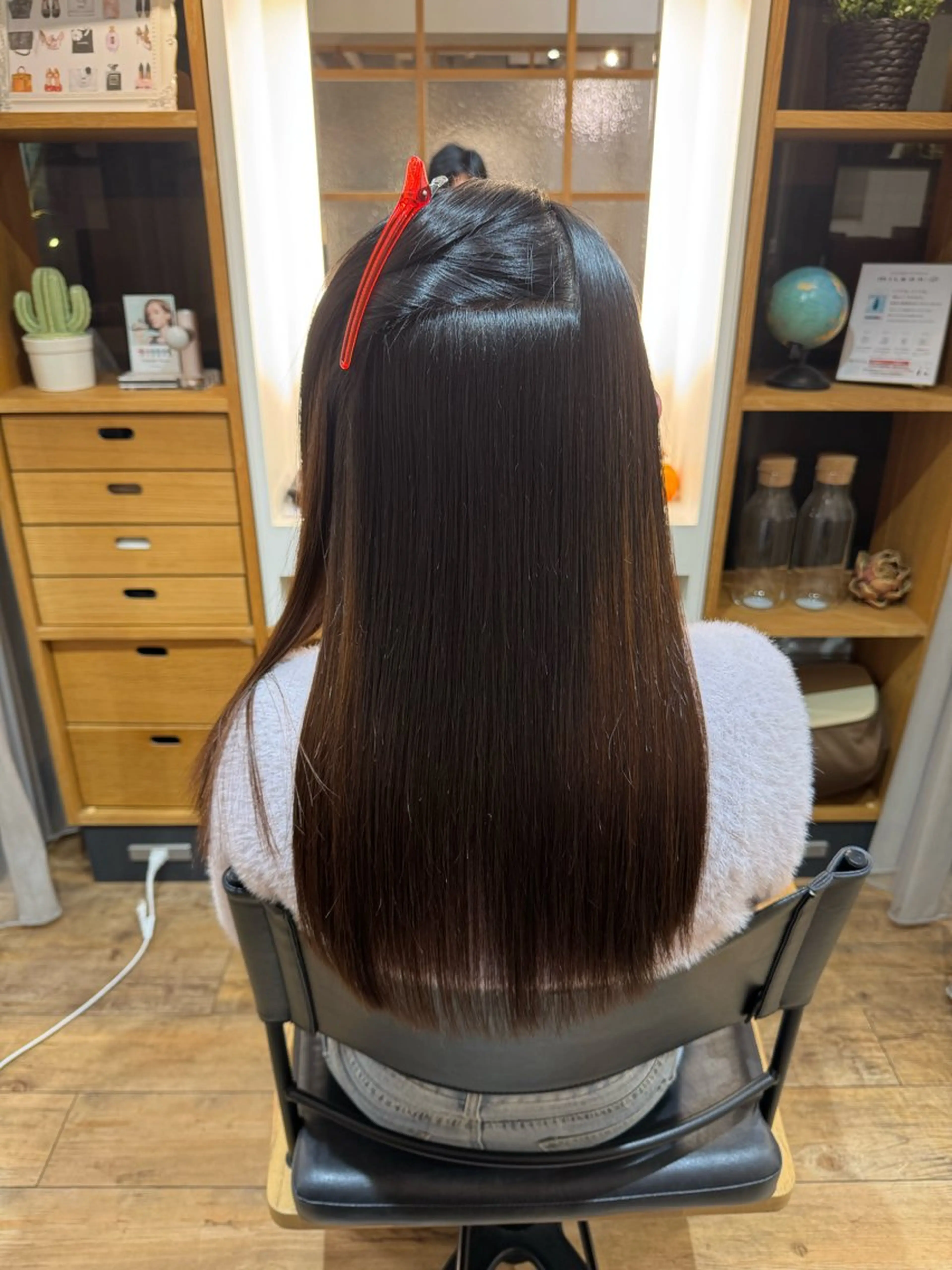 セミロング カット 縮毛矯正 トリートメント afloatkobe所属・美髪/髪質改善 川口凌弥のヘアスタイル