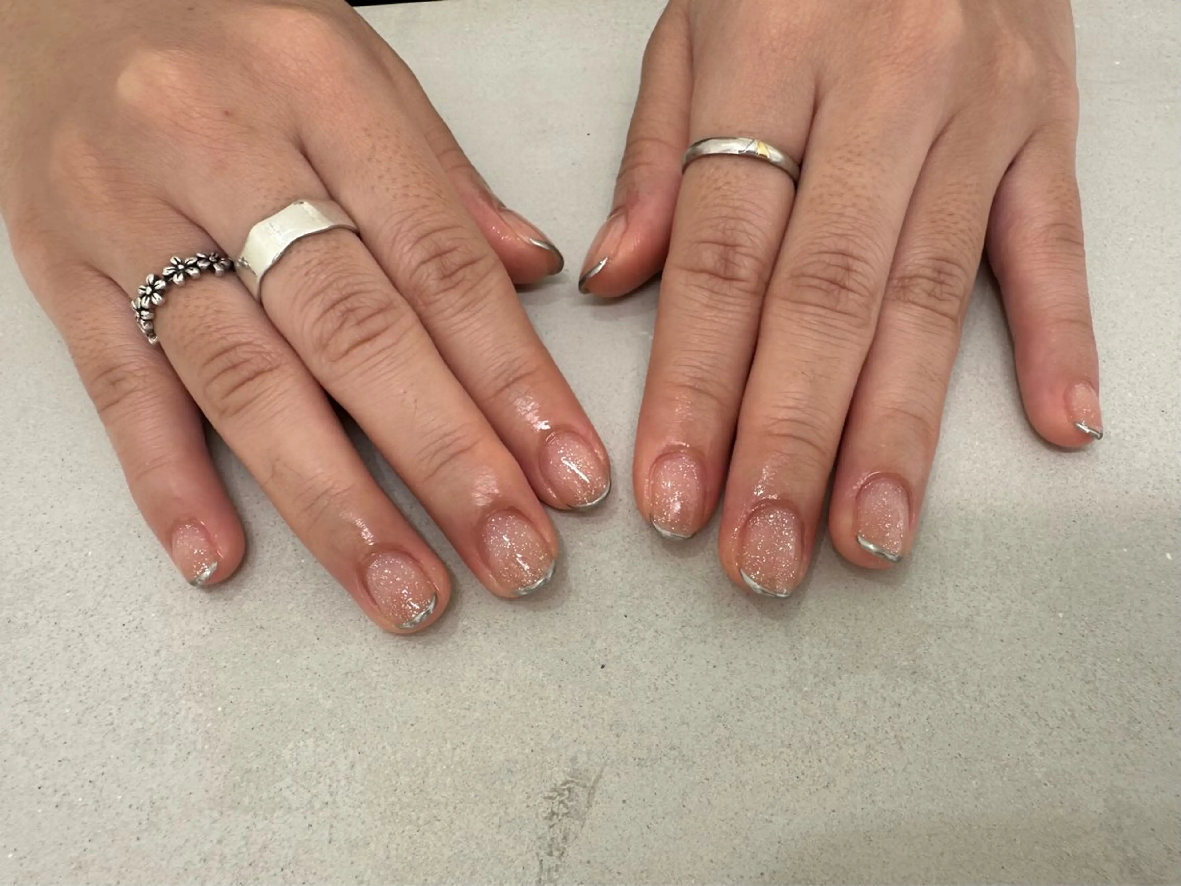 ネイル フレンチネイル ラメ(グリッター) ハンドネイル ハンドケア num-fi Aiのネイルデザイン