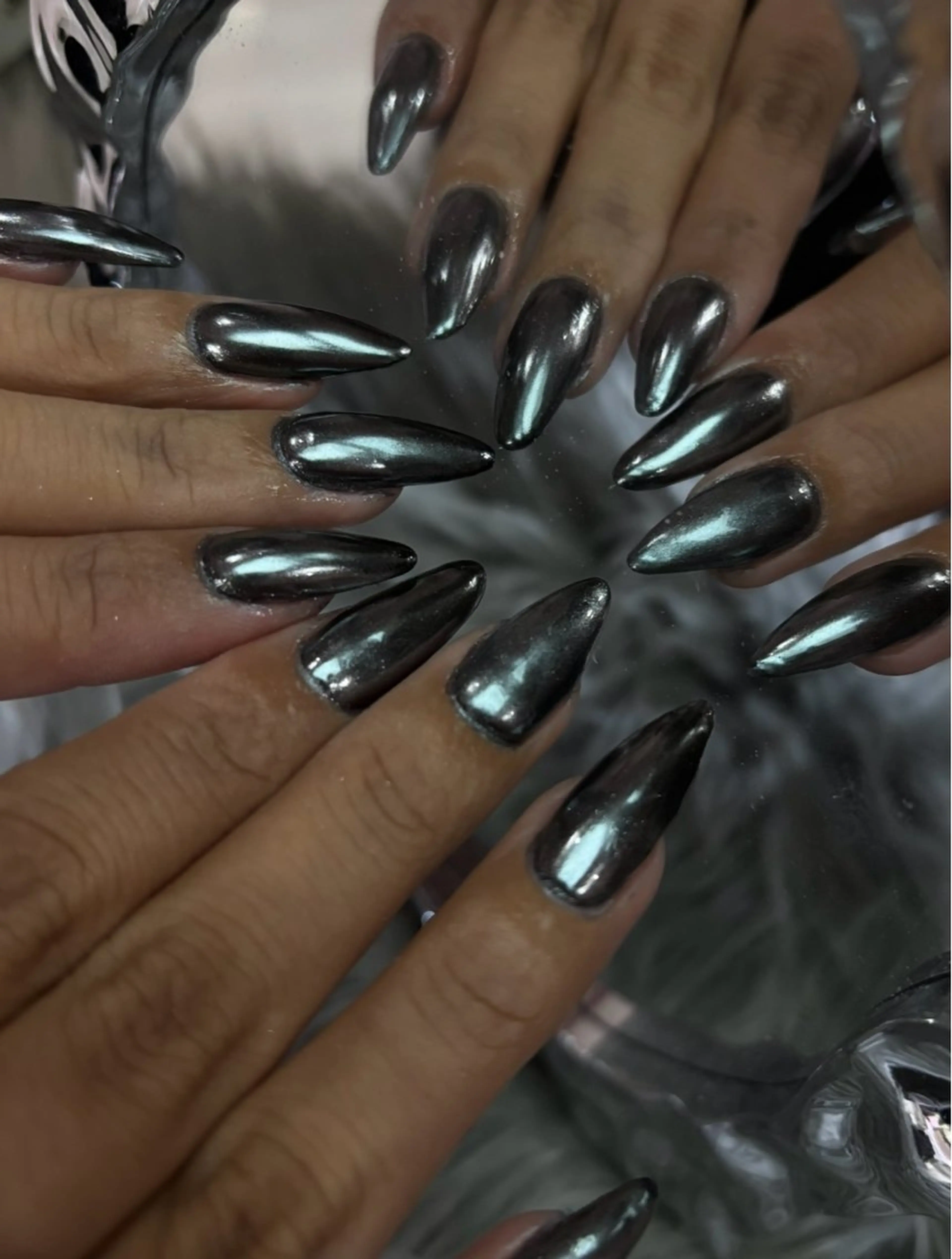 ネイル ハンドネイル Dark Honey Ivyのネイルデザイン