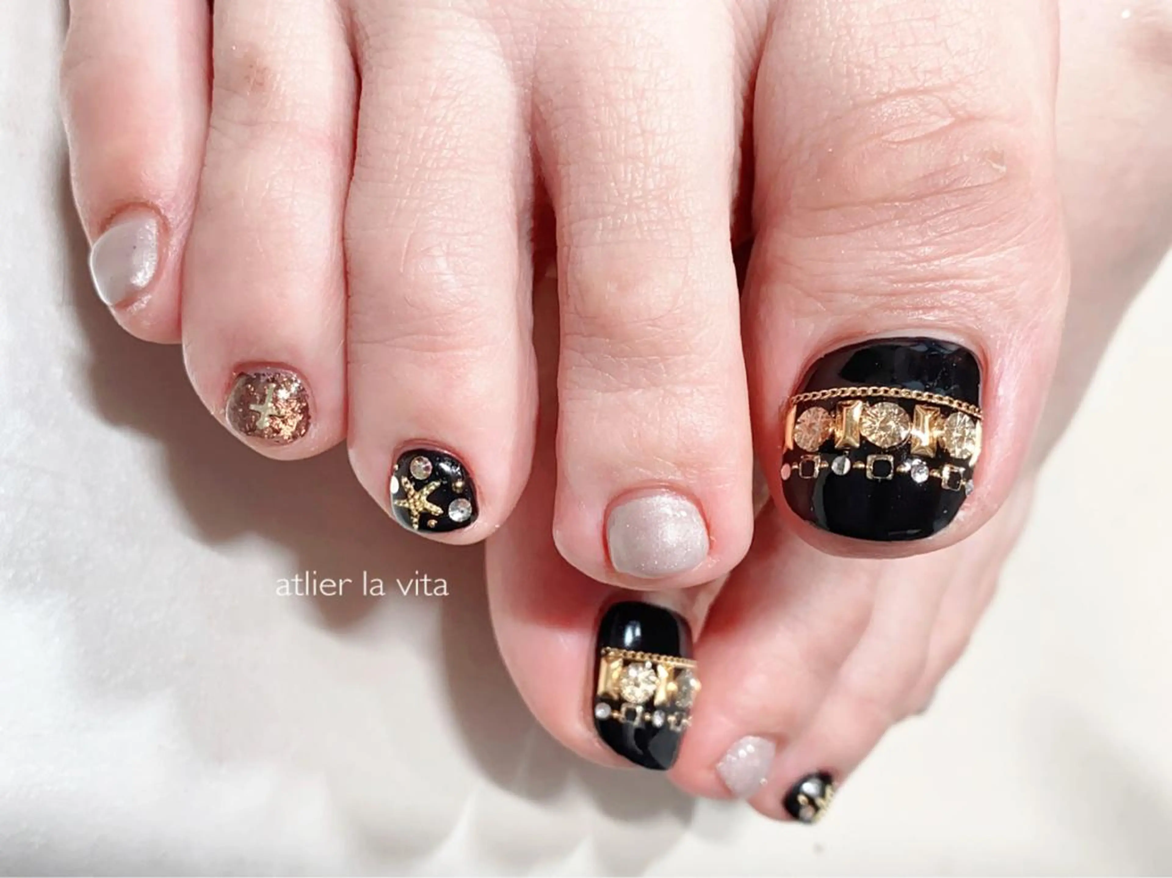 ネイル フットネイル atelier la vita所属・lavita. mimuraのネイルデザイン