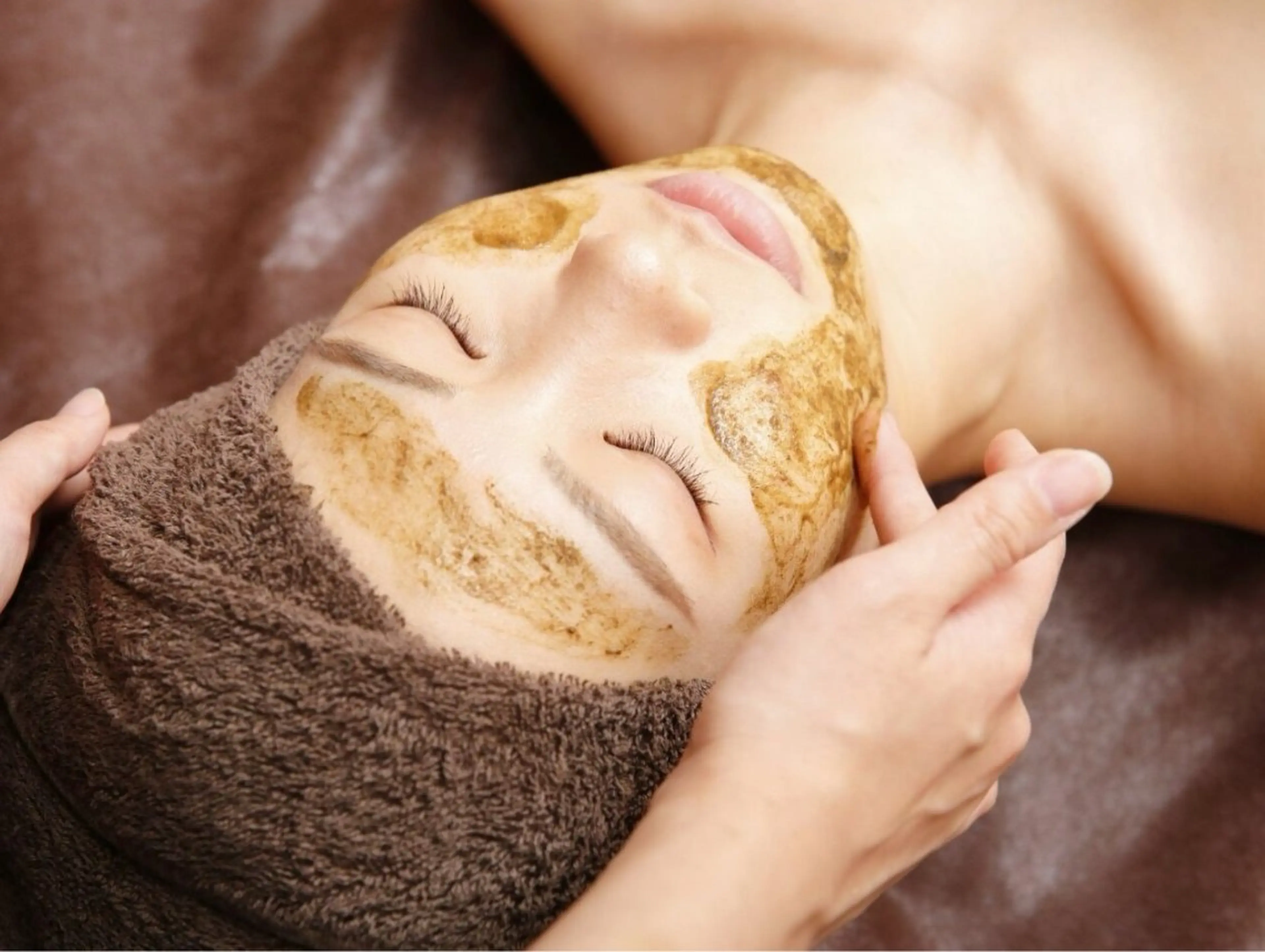 【大人気☆】ハイケアクレンジング、美白洗顔+ハープピーリング(痛み、剥離、DTなし)+モデリングパック ¥6000の写真